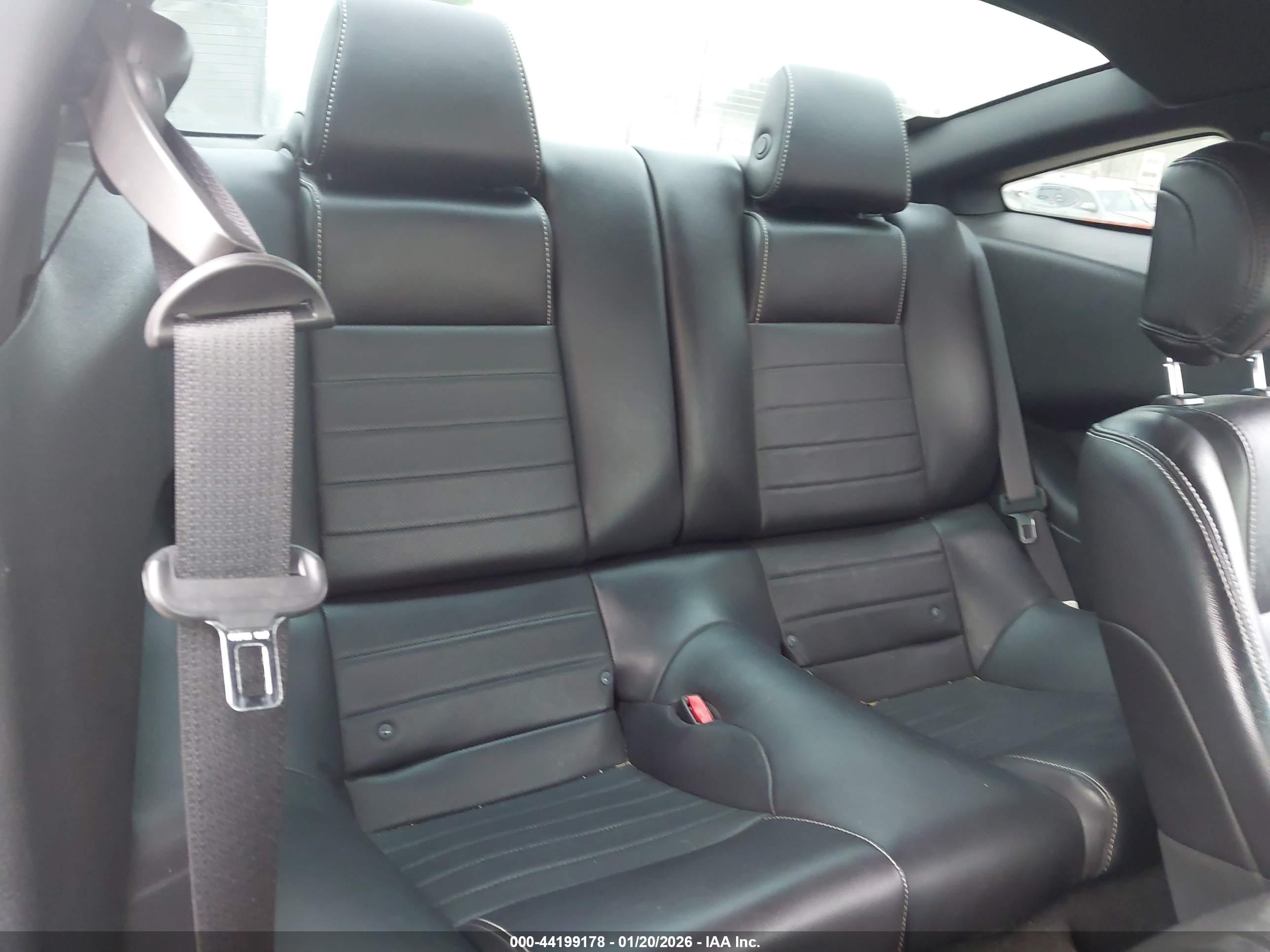 FORD MUSTANG image 8