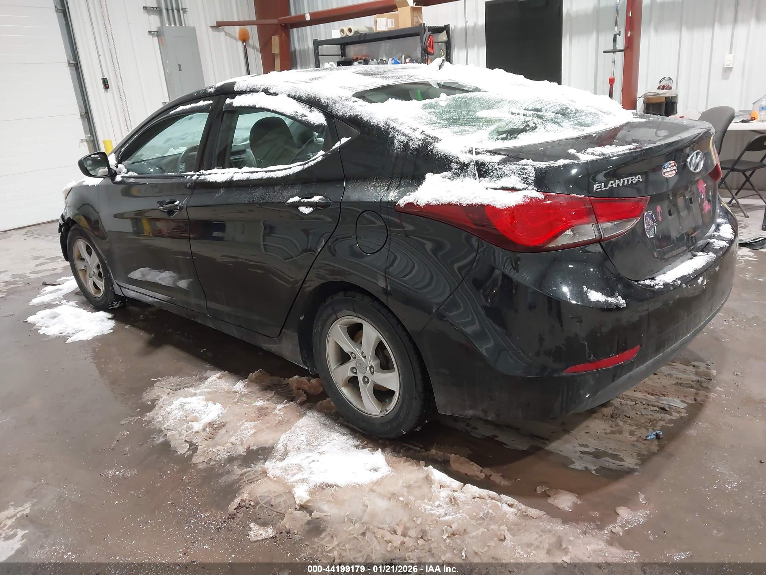 HYUNDAI ELANTRA image 3