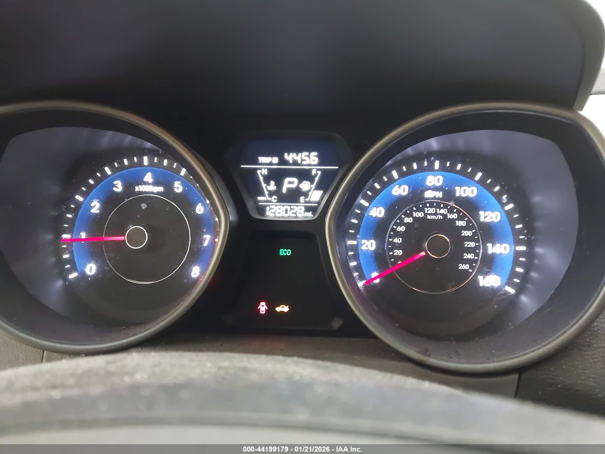 HYUNDAI ELANTRA image 7
