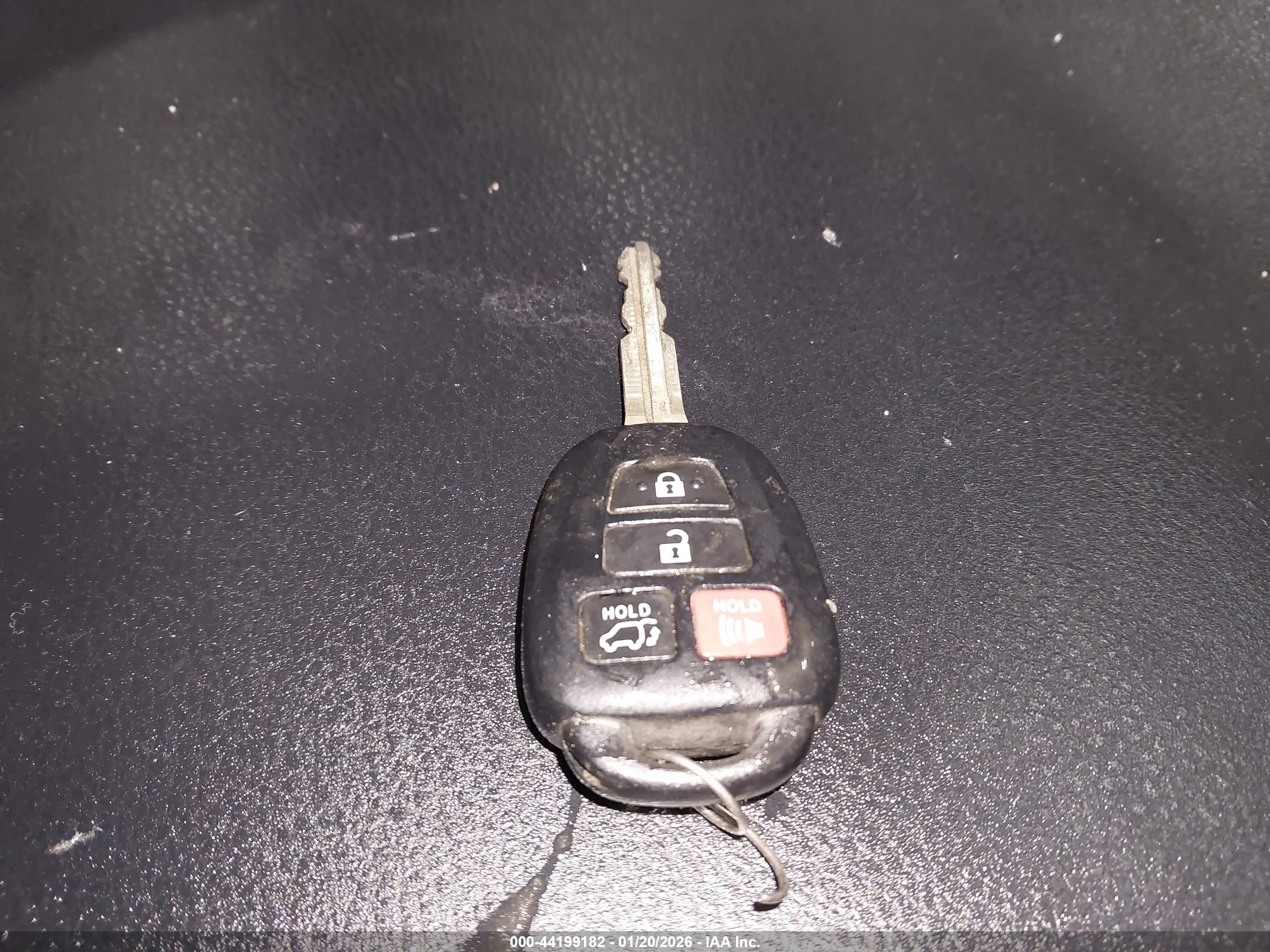 TOYOTA RAV4 image 11