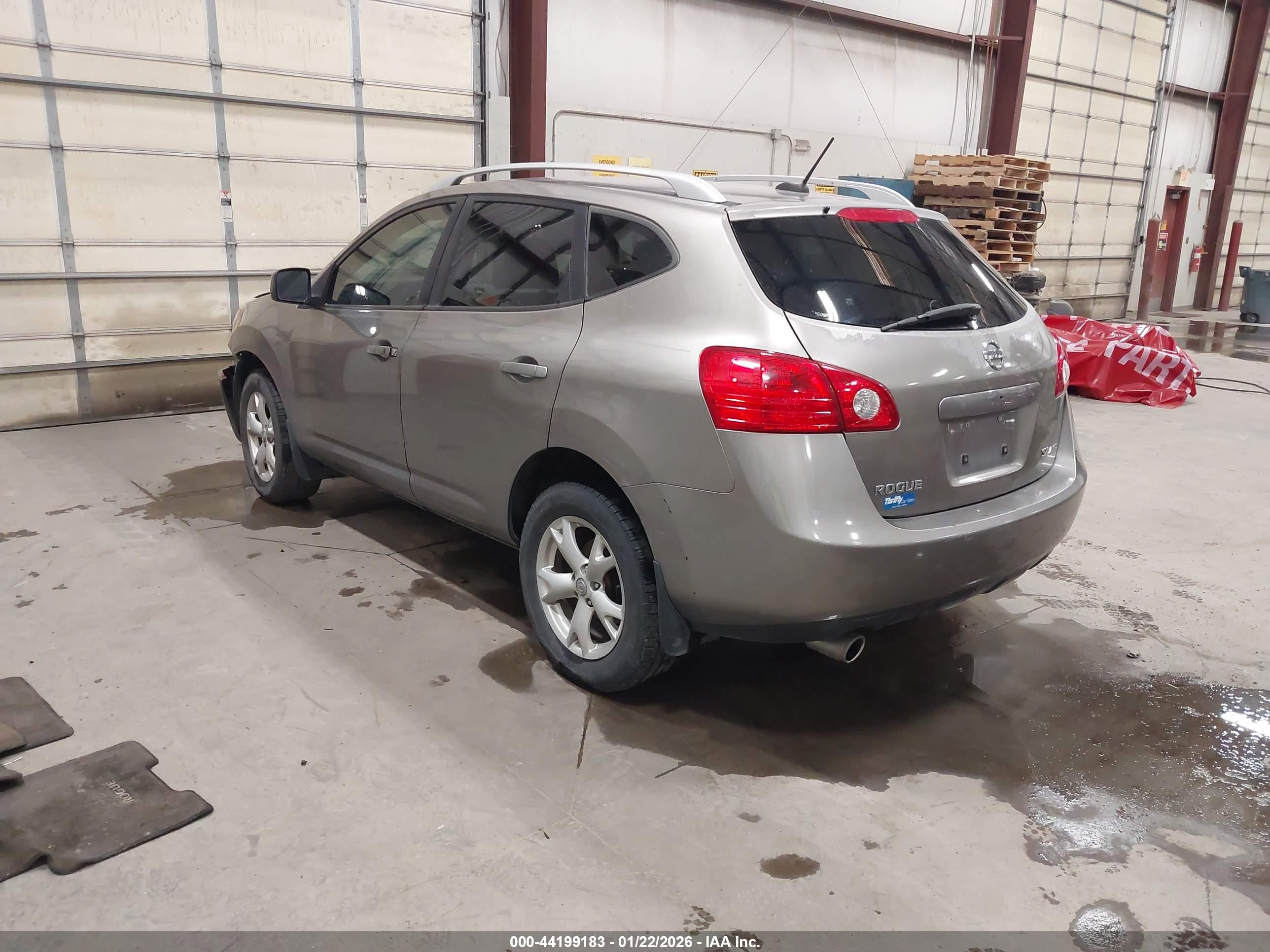 NISSAN ROGUE image 3