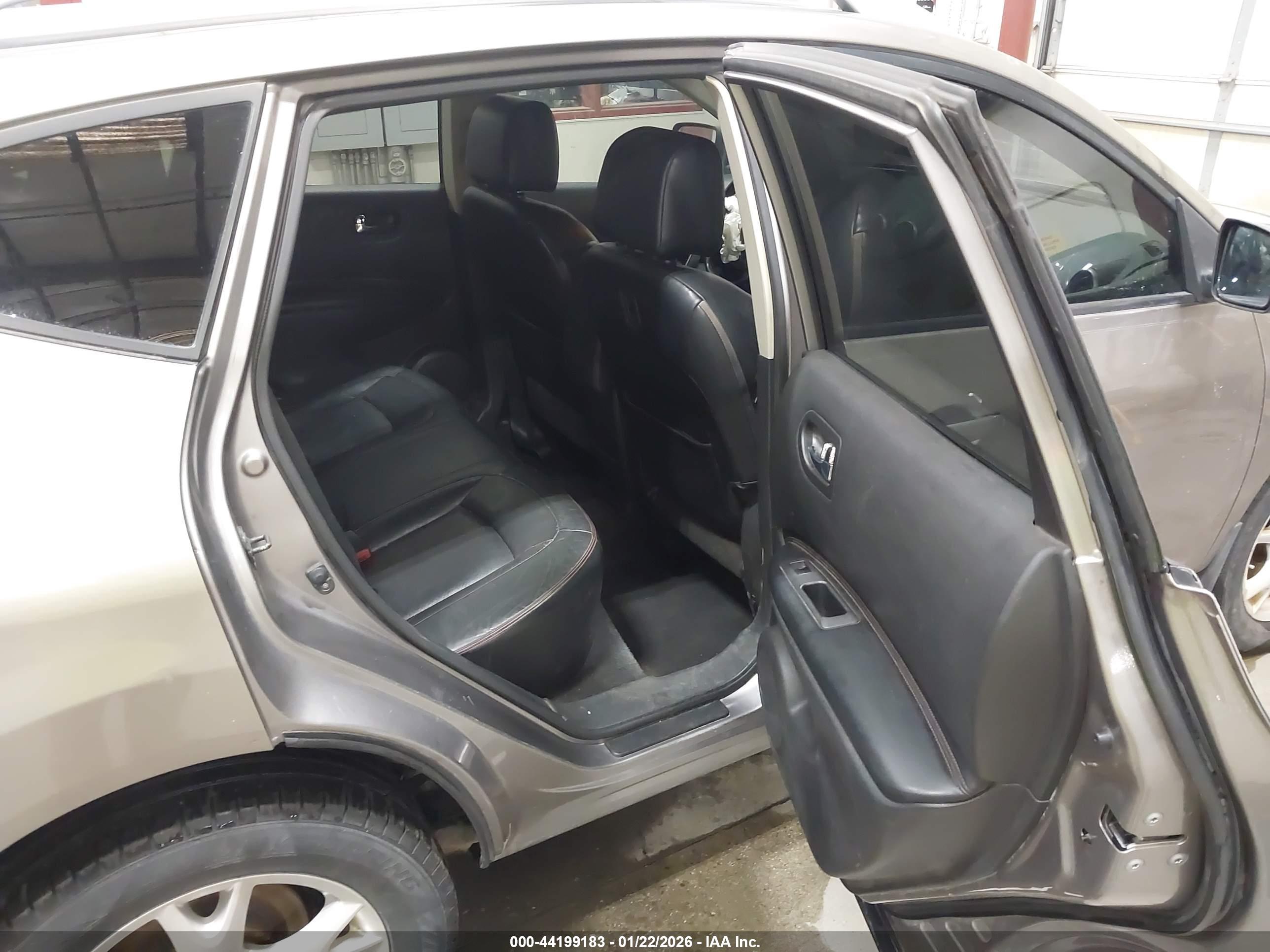 NISSAN ROGUE image 8