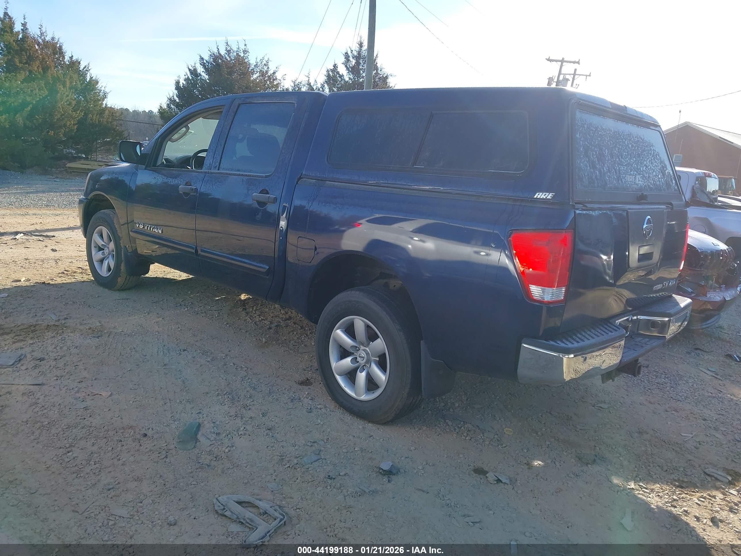 NISSAN TITAN image 3