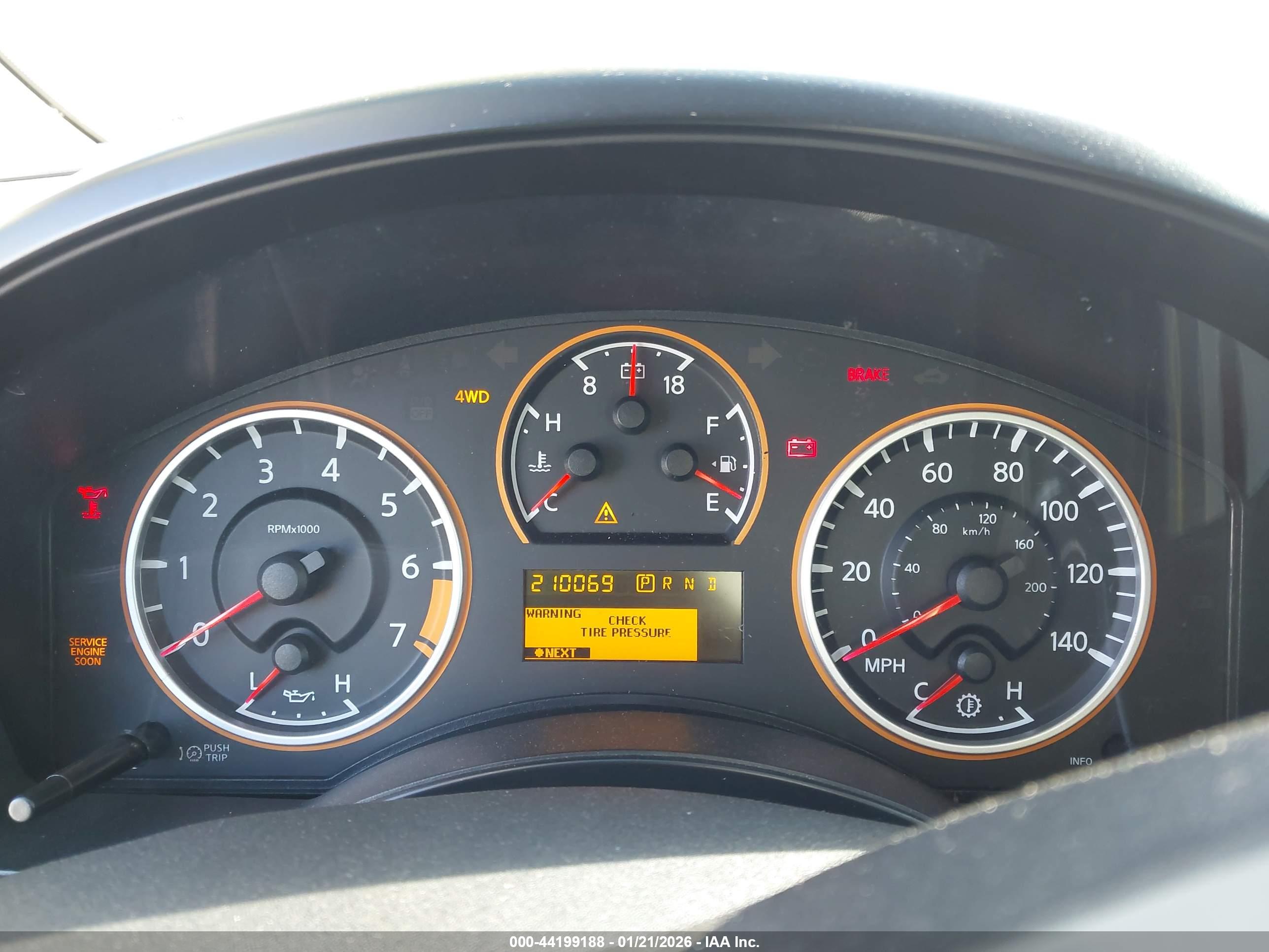 NISSAN TITAN image 7