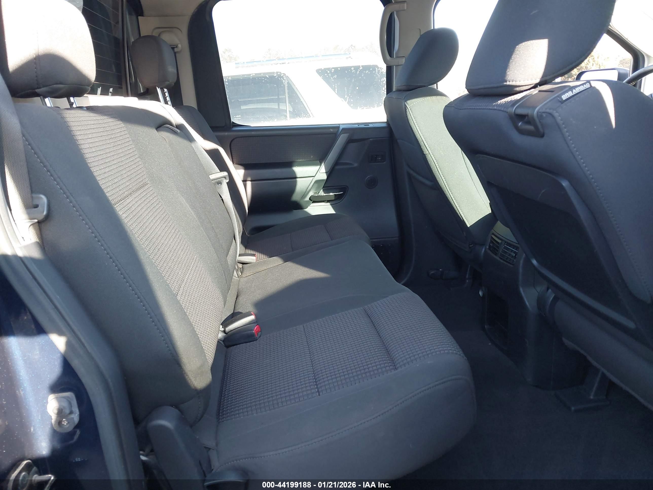 NISSAN TITAN image 8