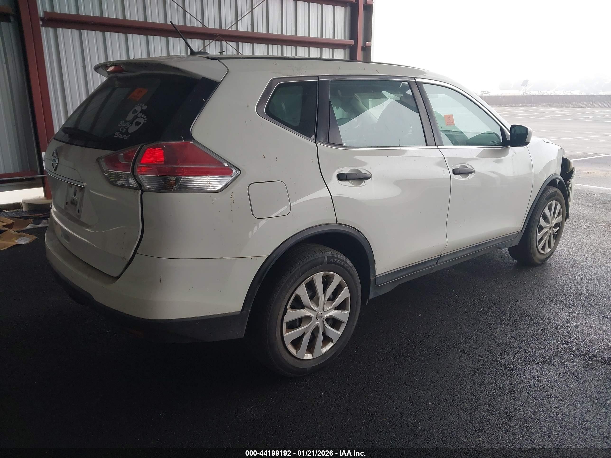 NISSAN ROGUE image 4