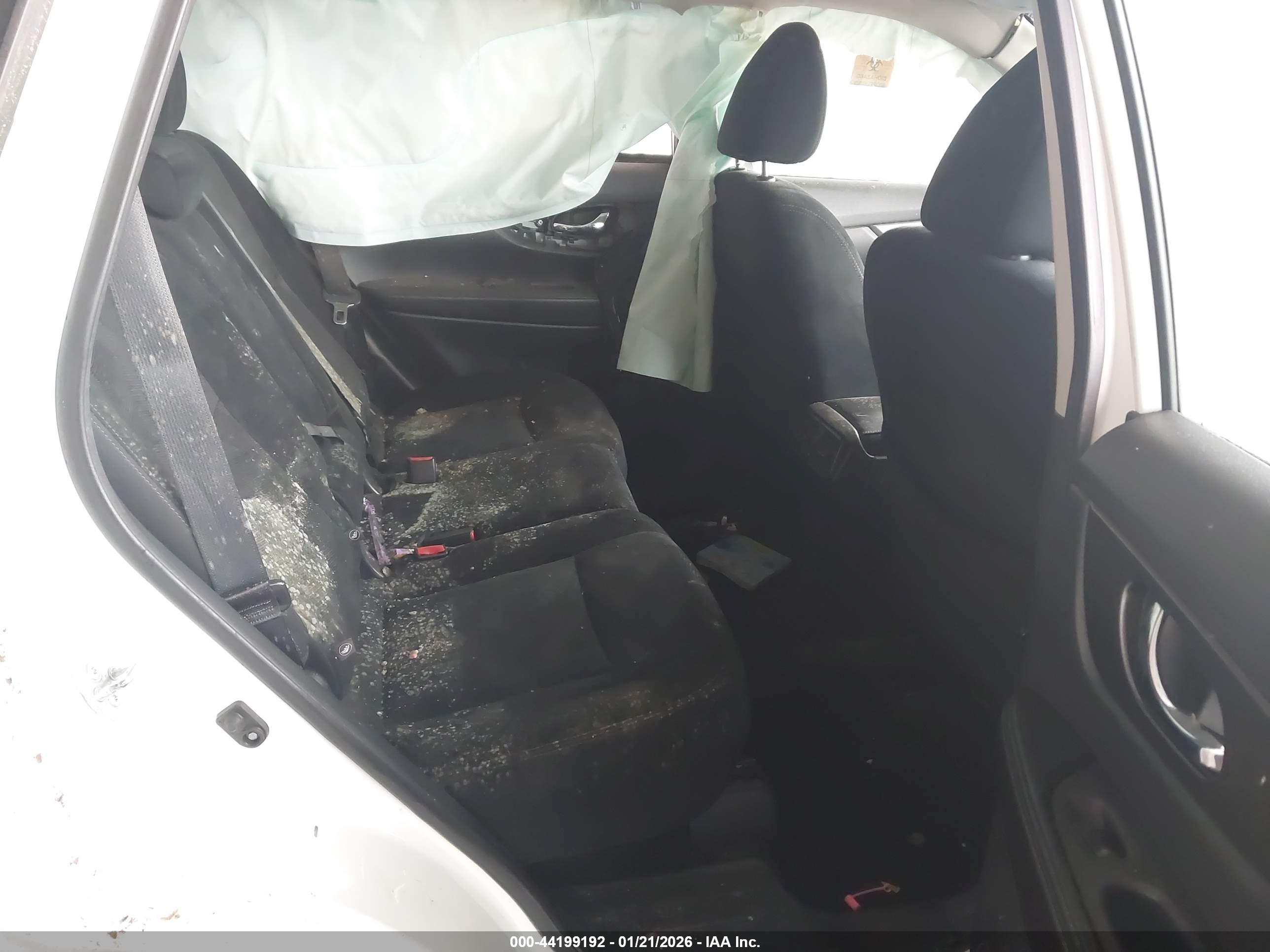 NISSAN ROGUE image 8