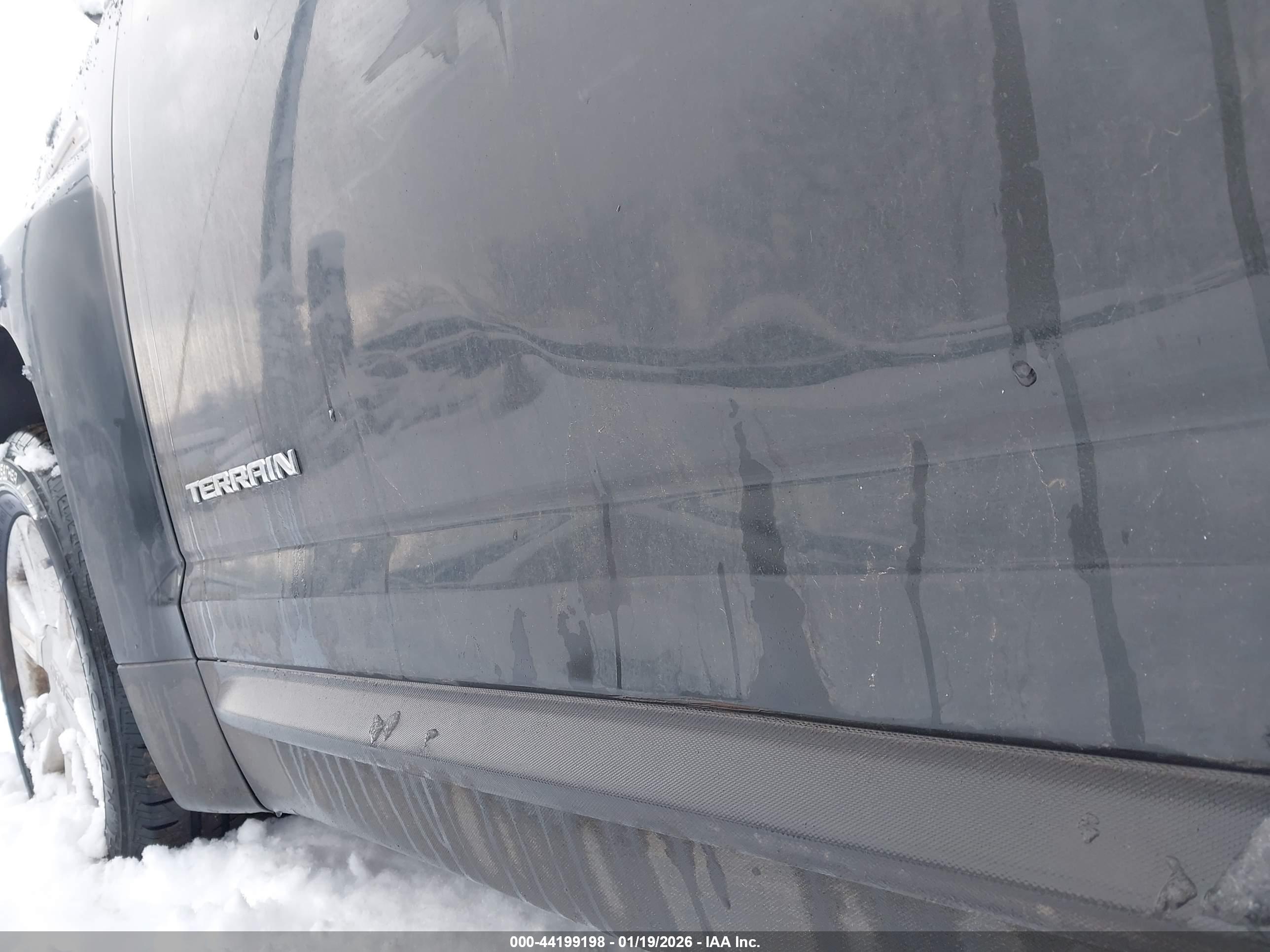 GMC TERRAIN image 6