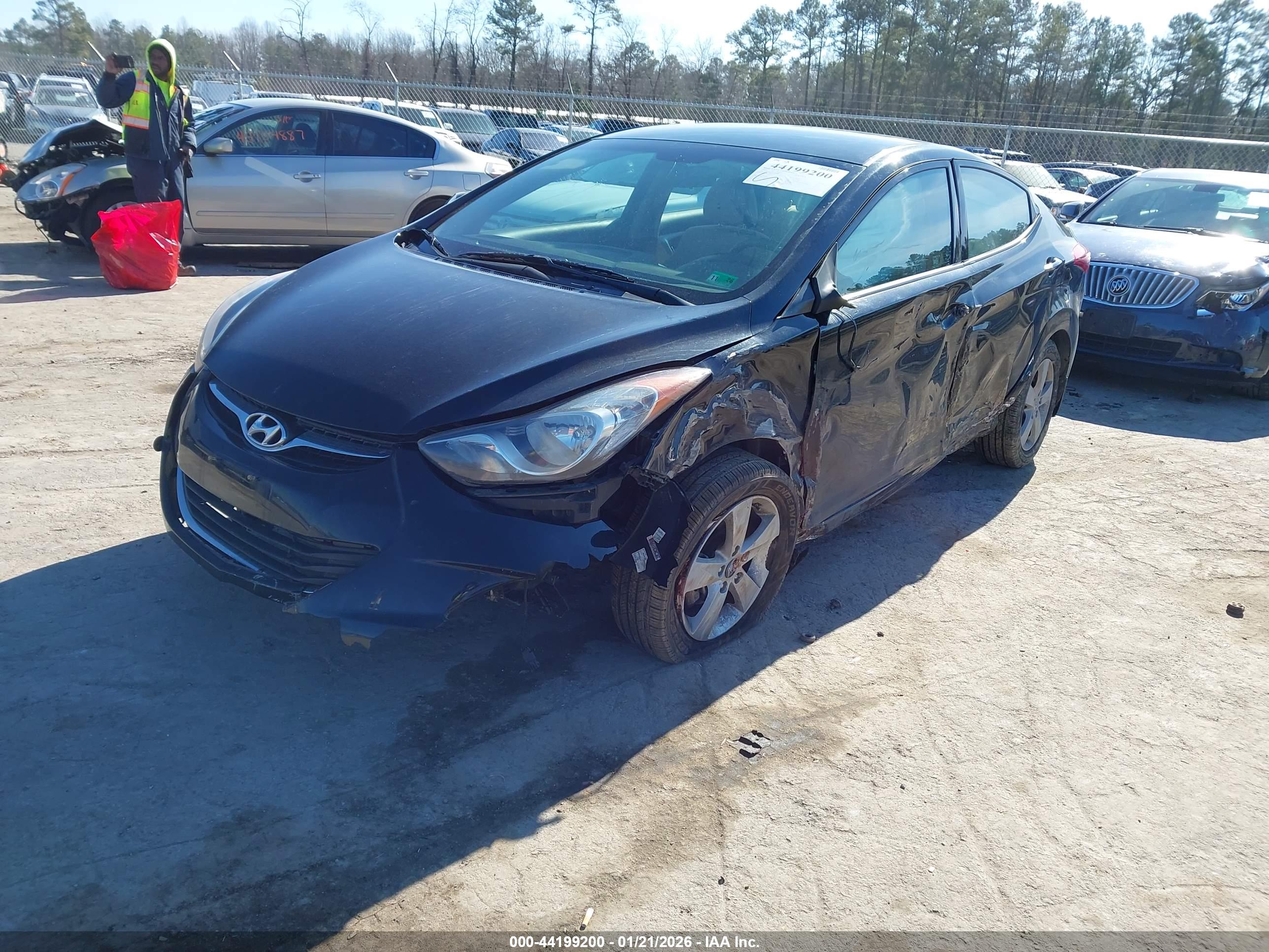 HYUNDAI ELANTRA image 2