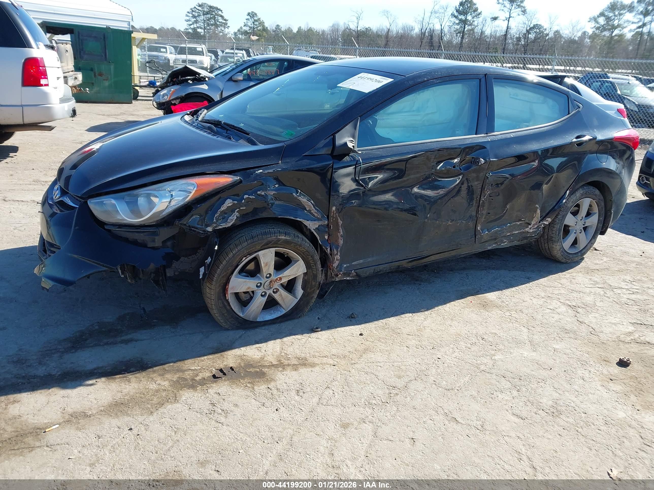 HYUNDAI ELANTRA image 6
