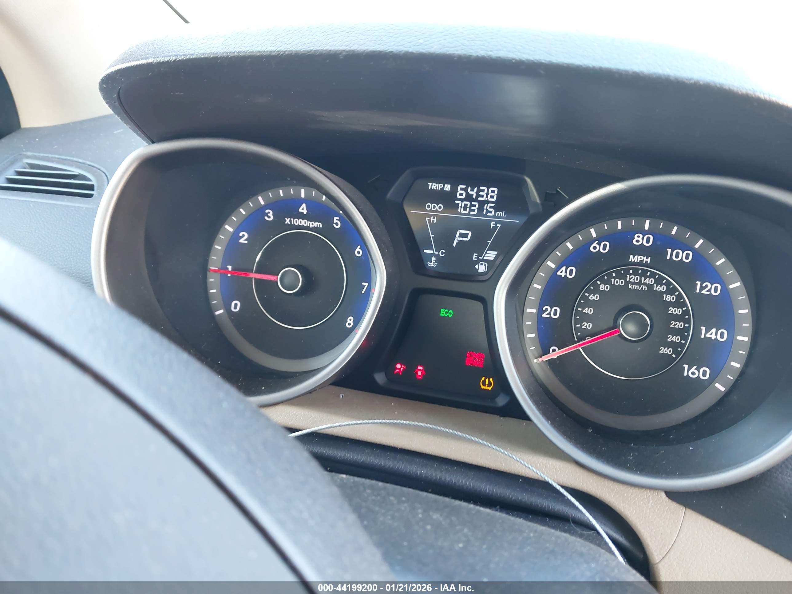 HYUNDAI ELANTRA image 7