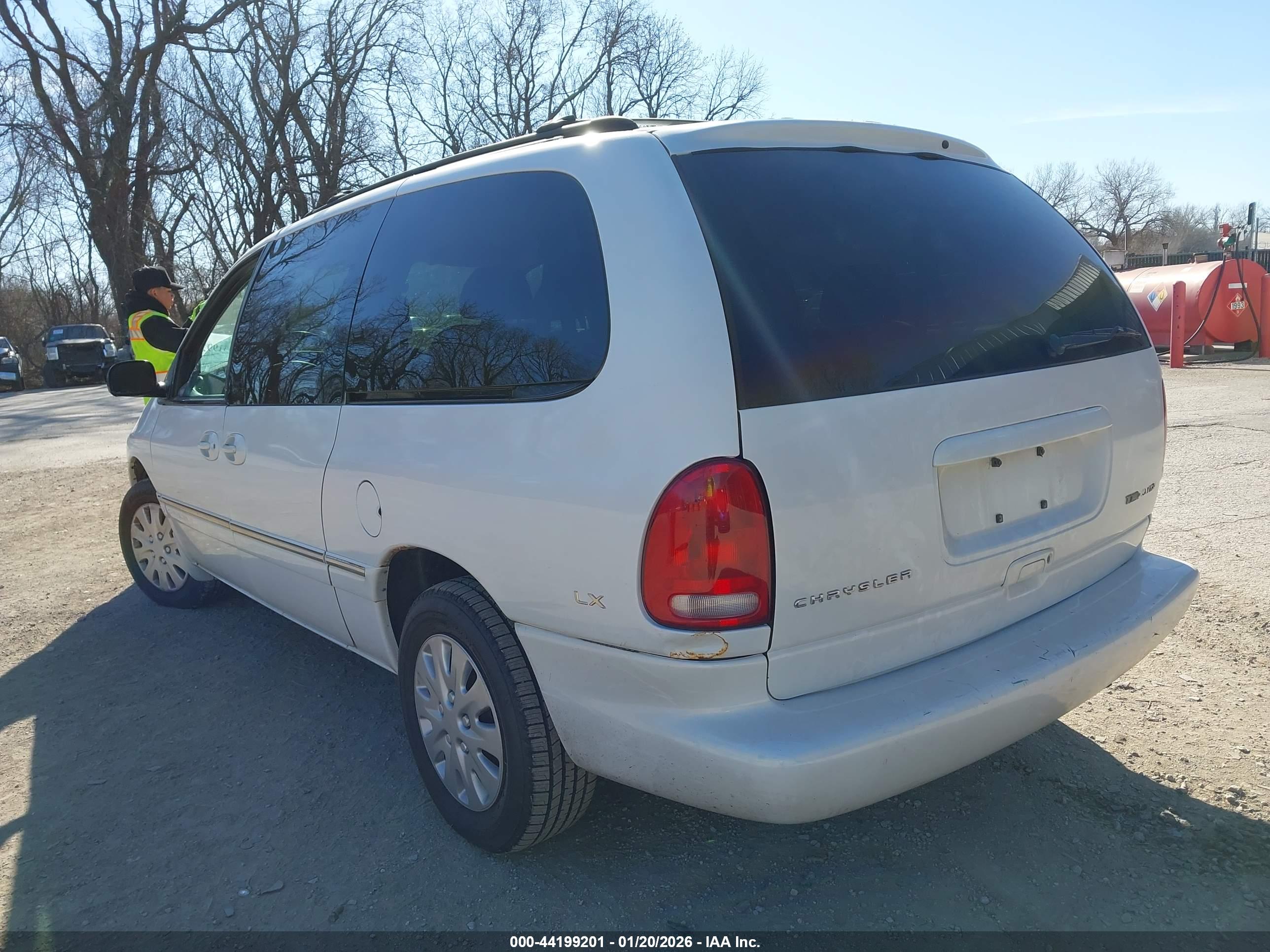 CHRYSLER TOWN image 3