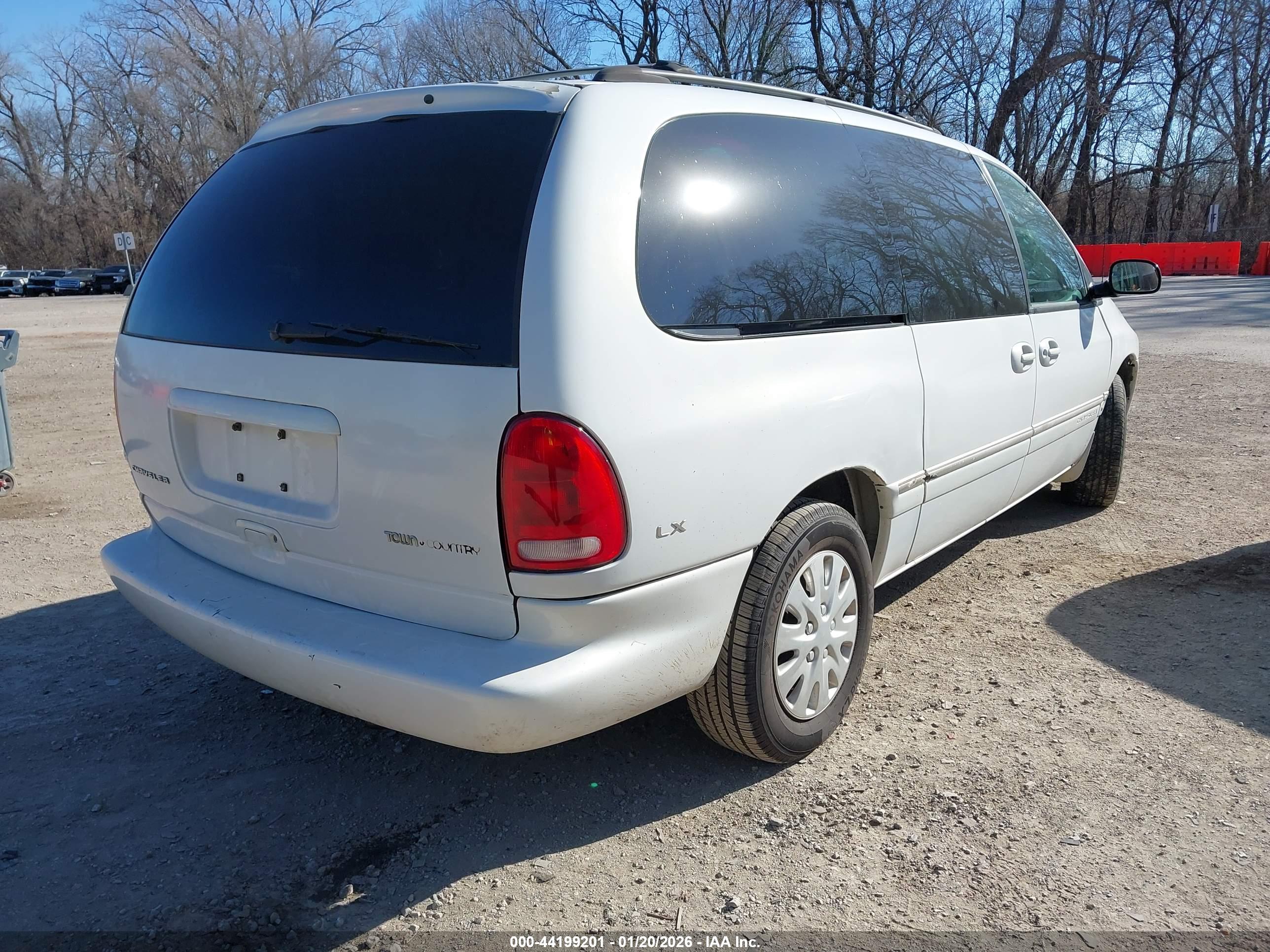 CHRYSLER TOWN image 4