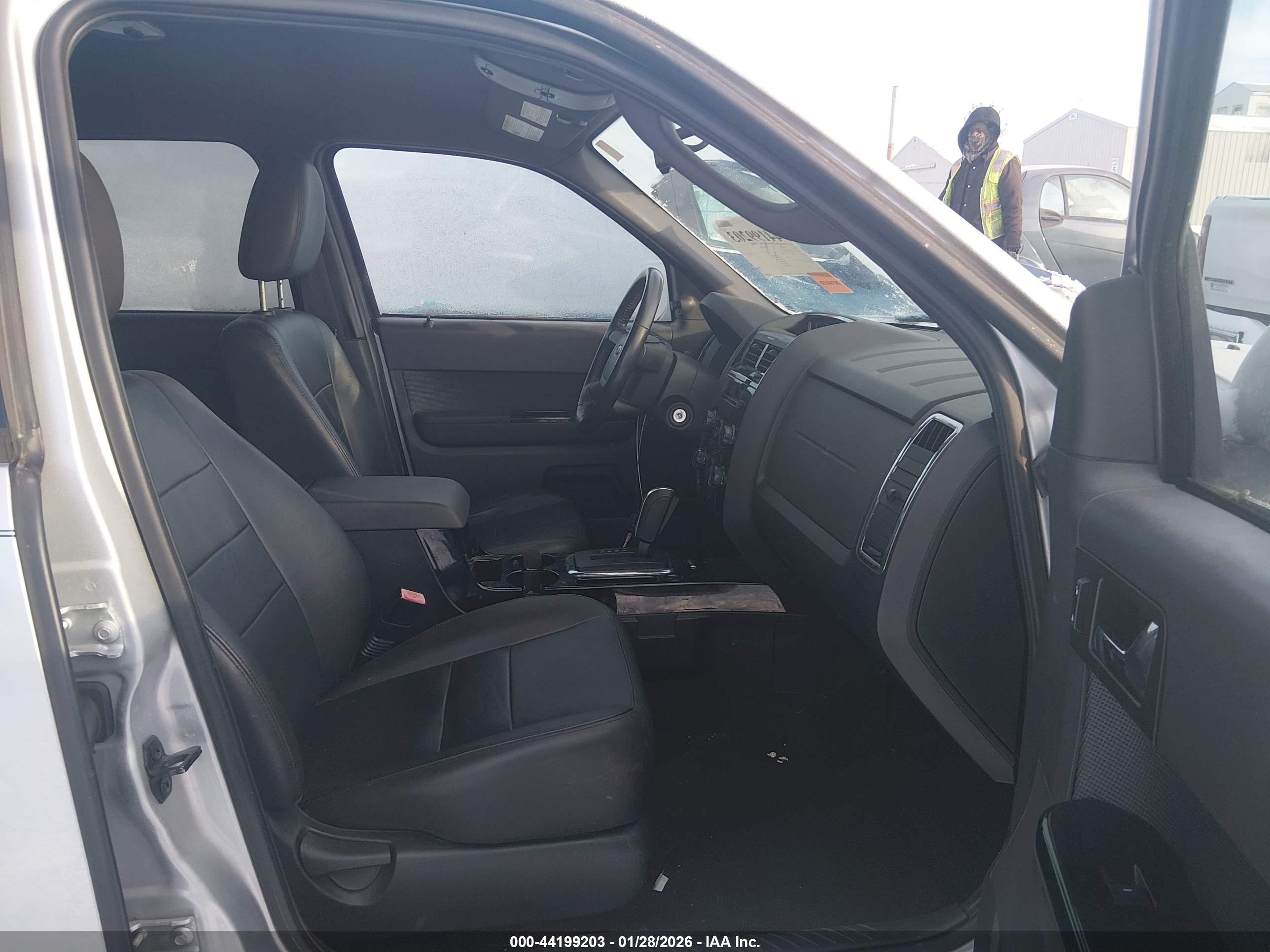 FORD ESCAPE image 5