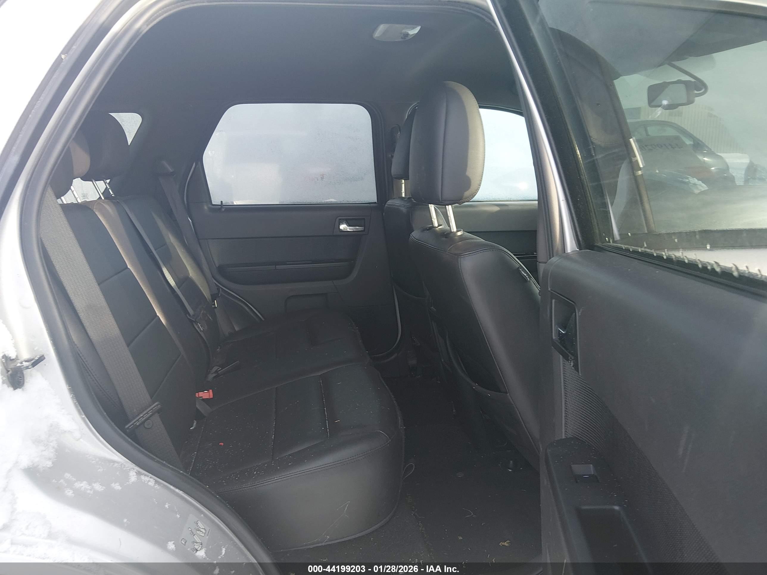 FORD ESCAPE image 8