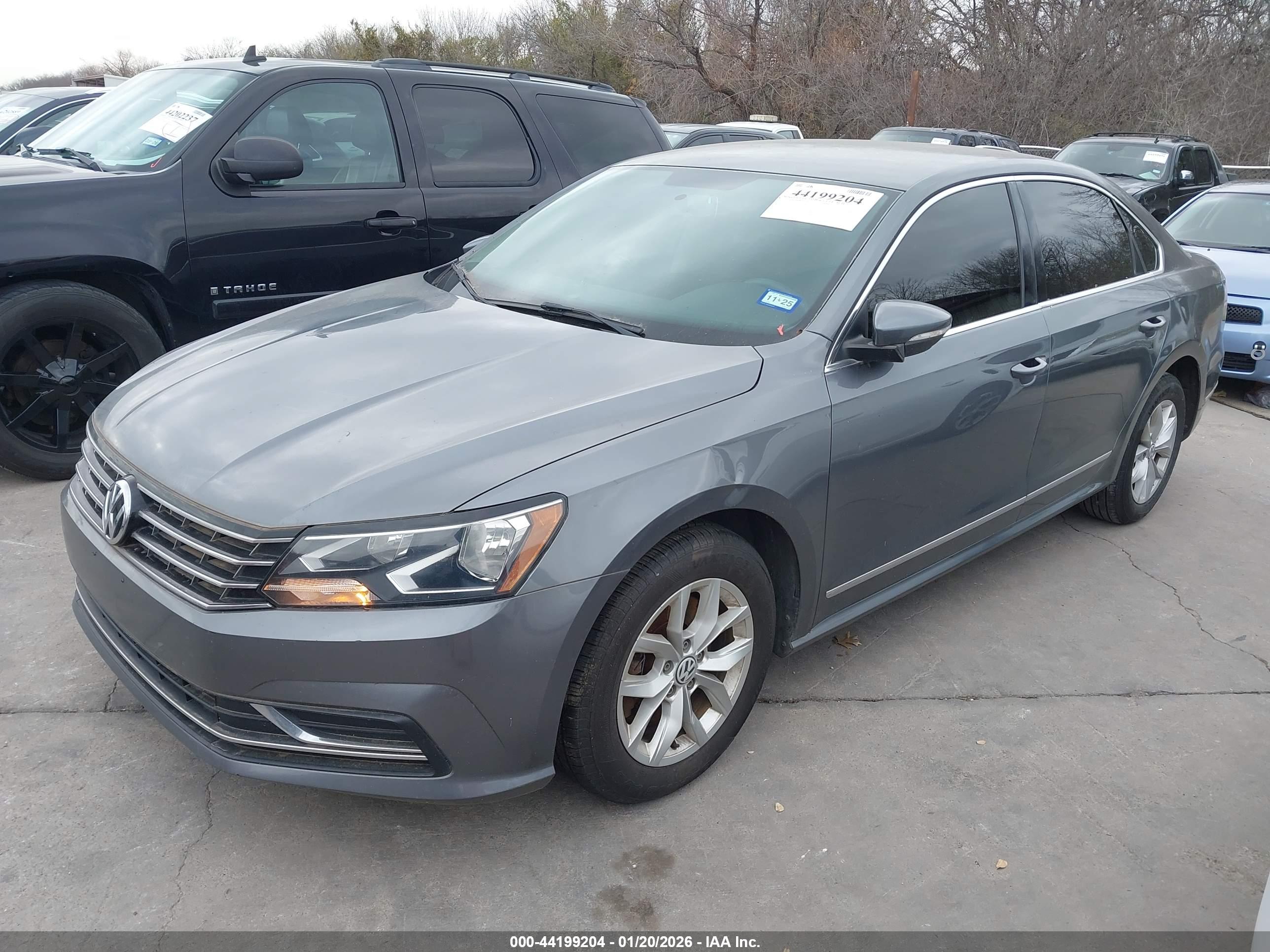VOLKSWAGEN PASSAT image 2