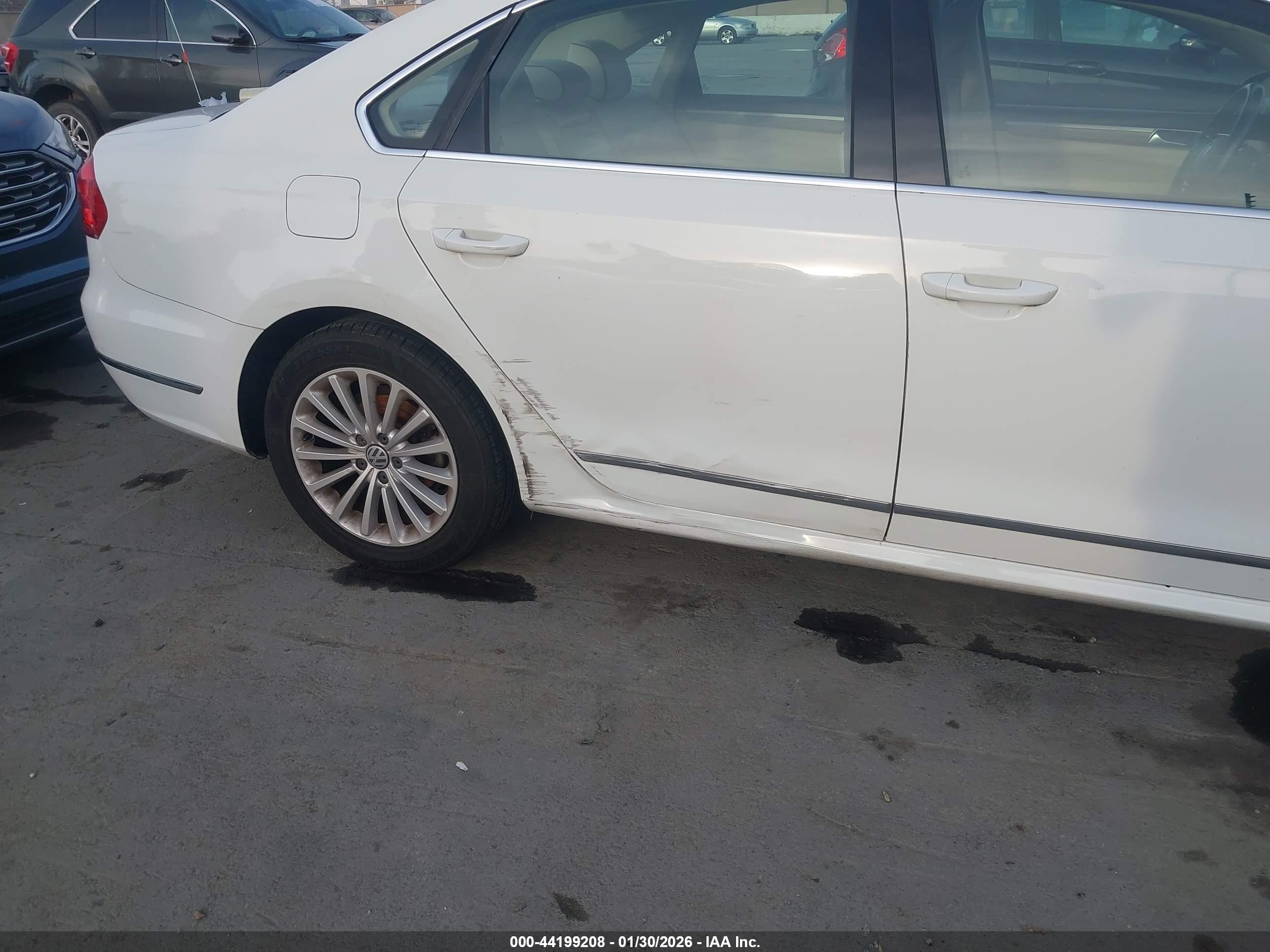VOLKSWAGEN PASSAT image 6