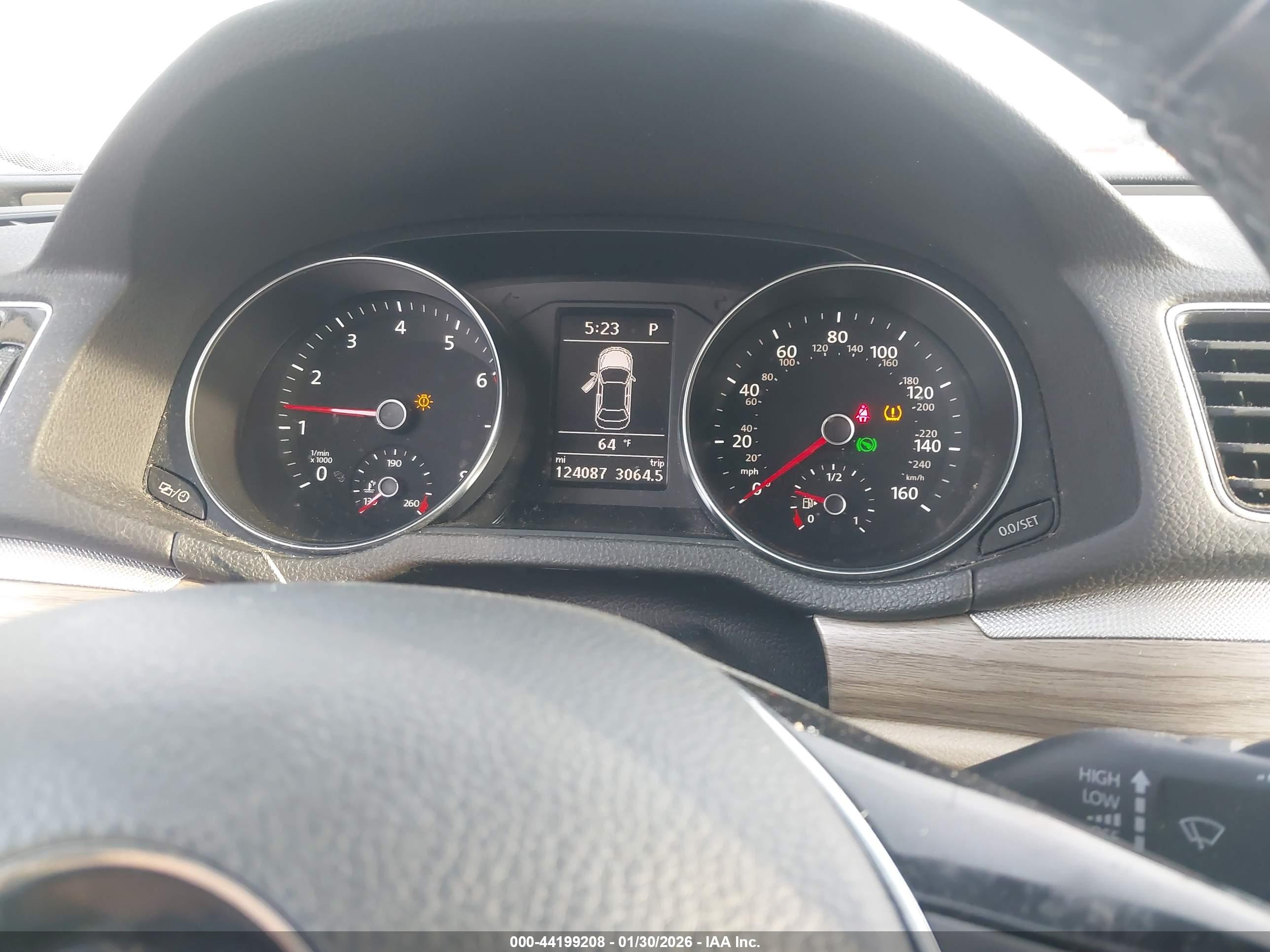 VOLKSWAGEN PASSAT image 7