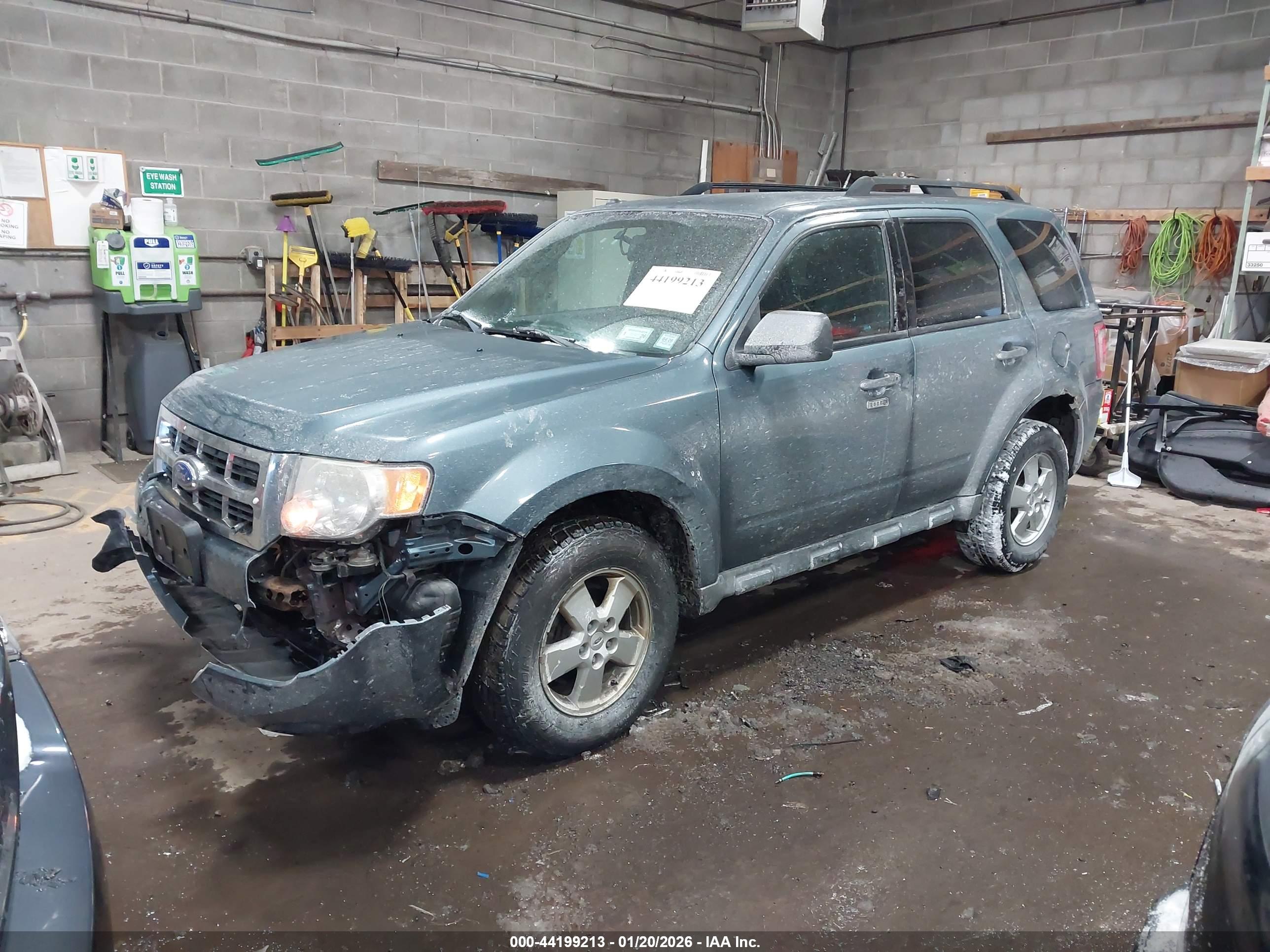 FORD ESCAPE image 2