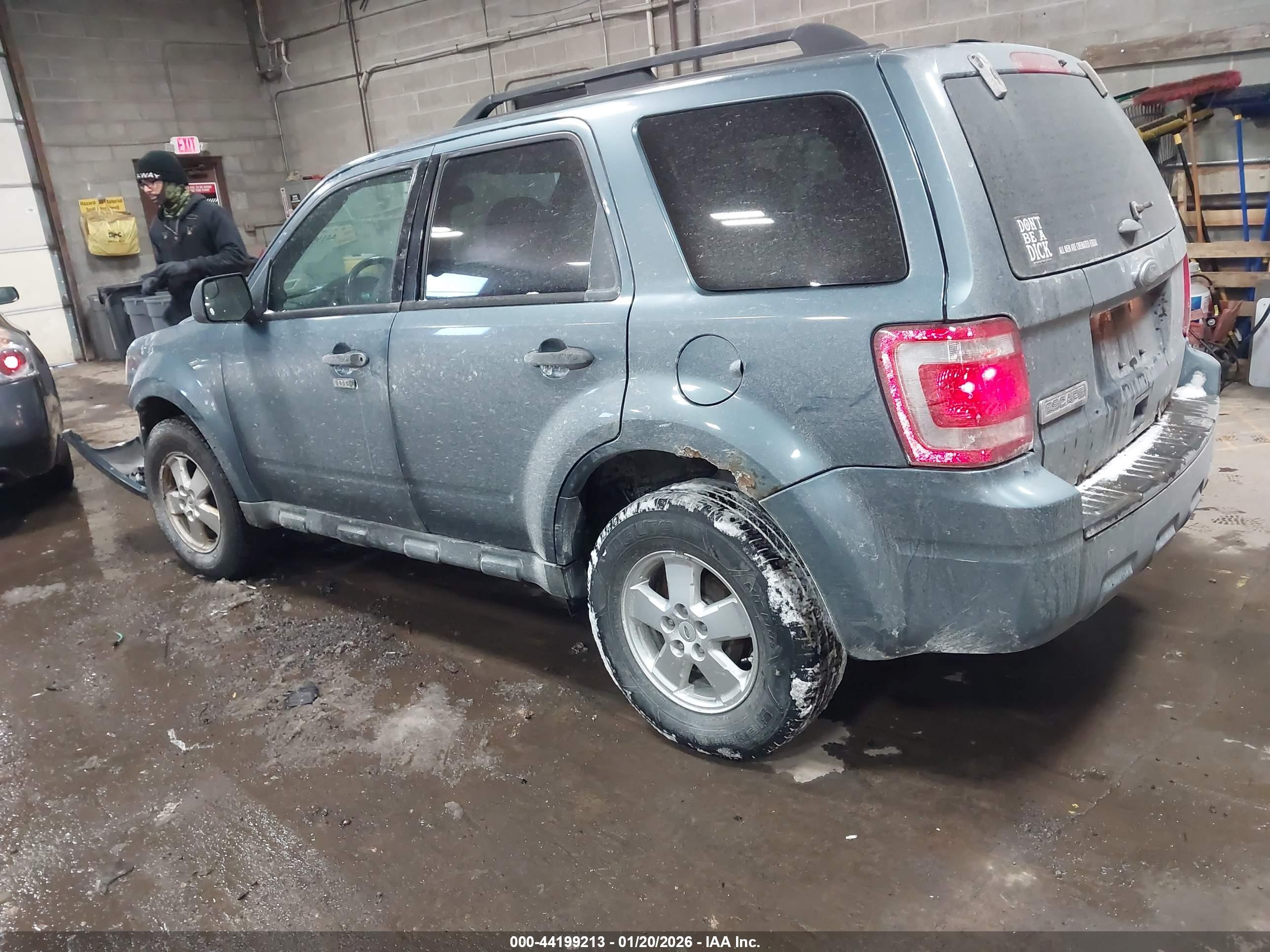 FORD ESCAPE image 3