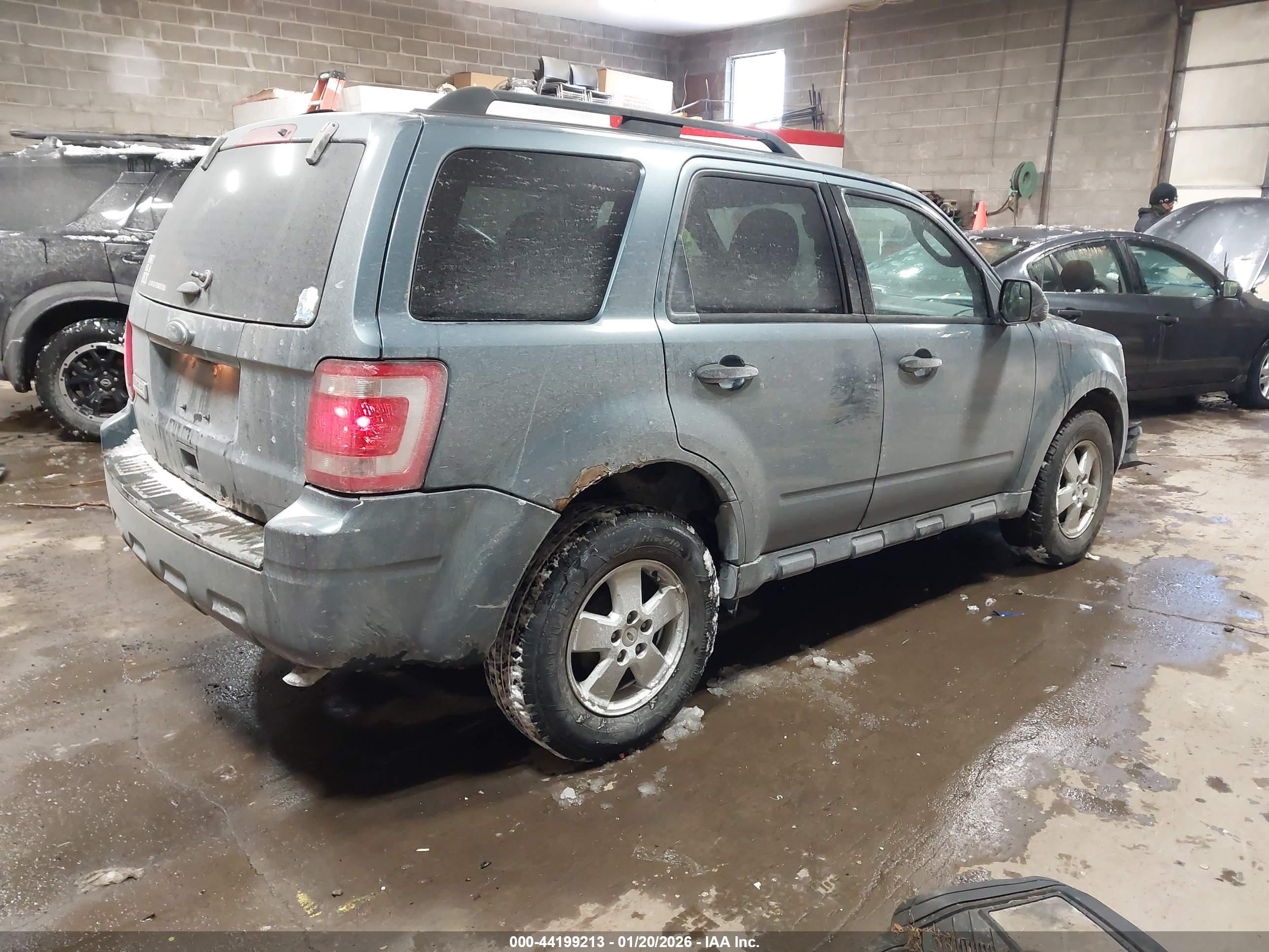 FORD ESCAPE image 4