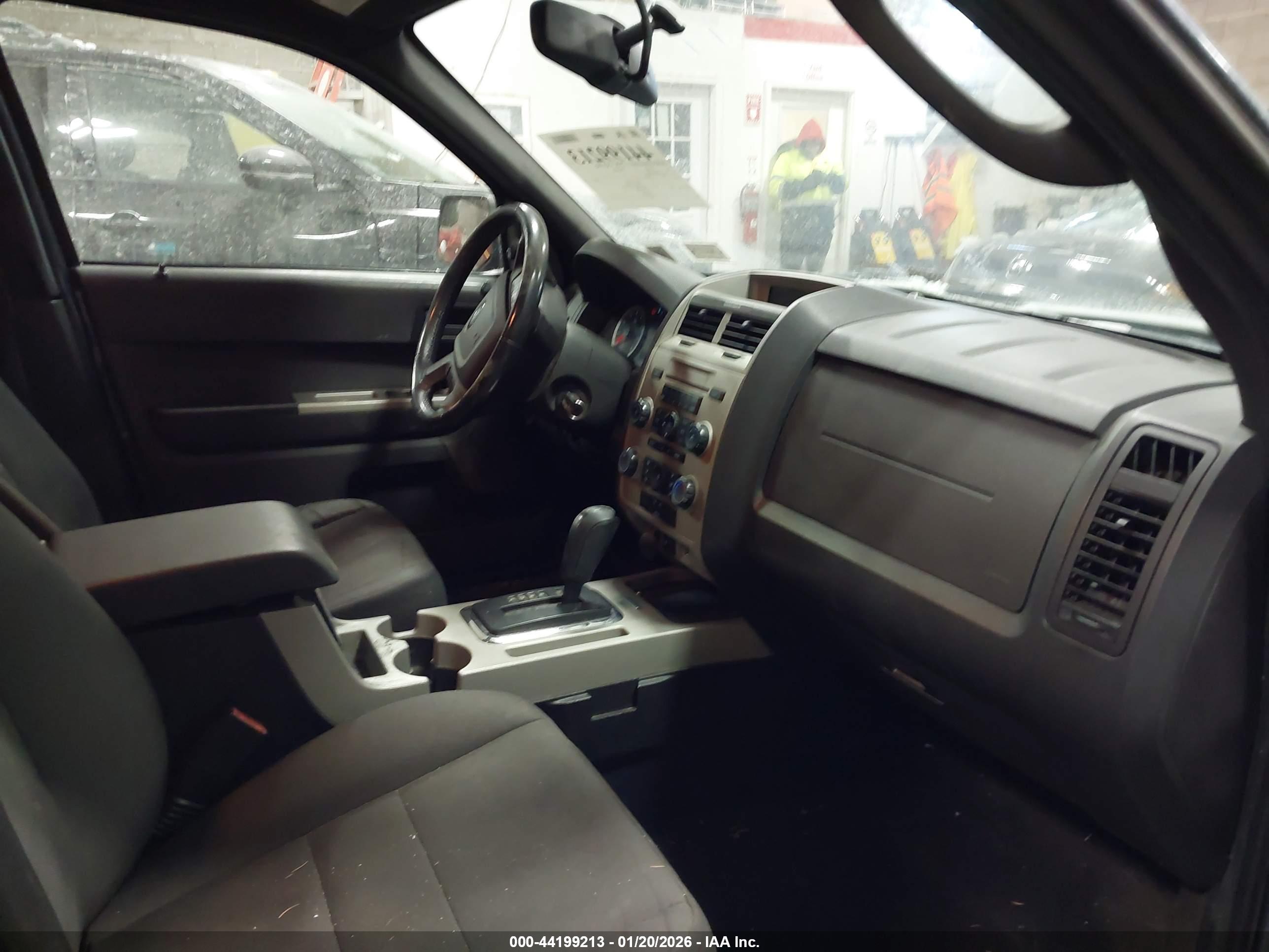 FORD ESCAPE image 5