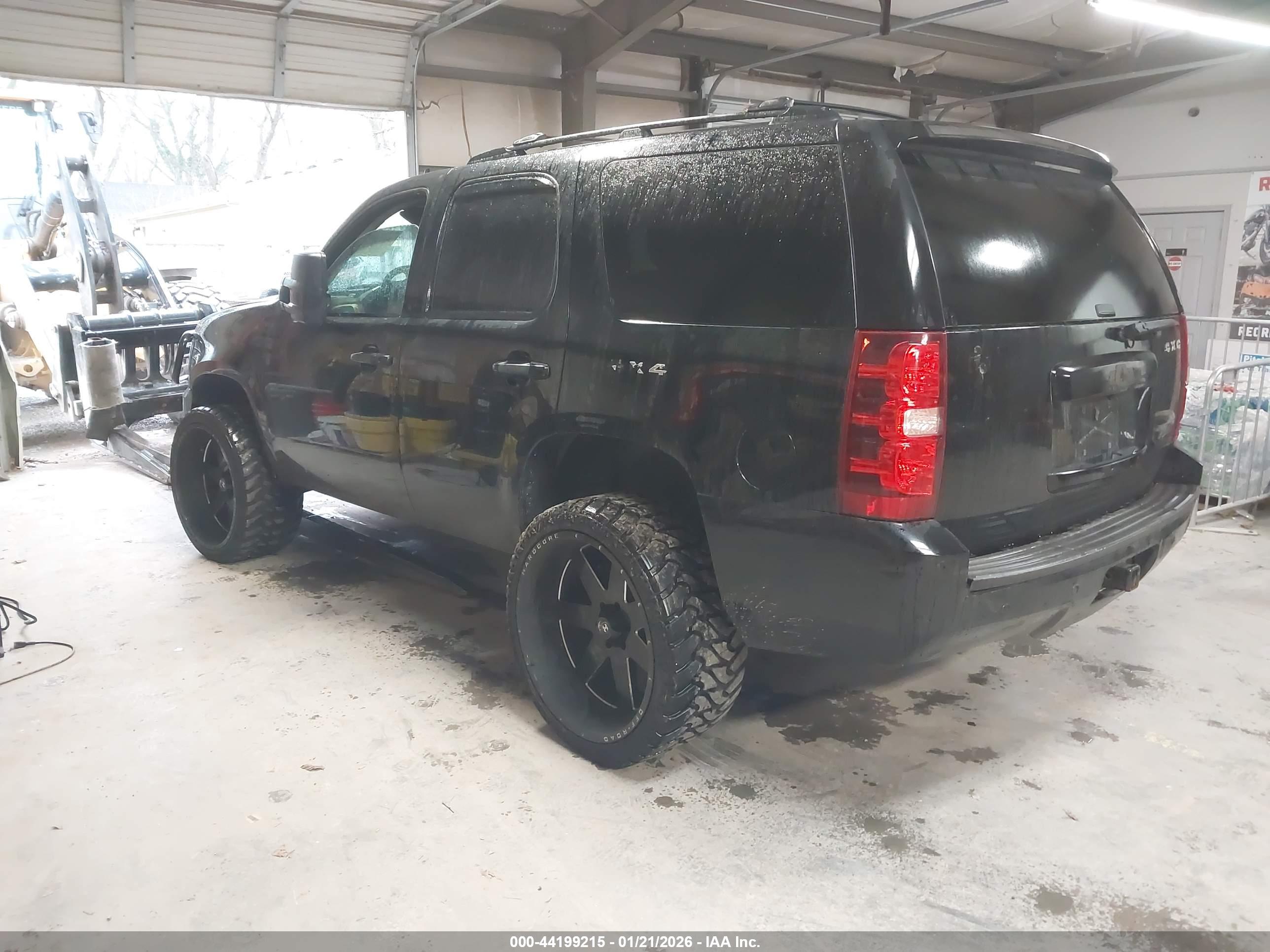CHEVROLET TAHOE image 3