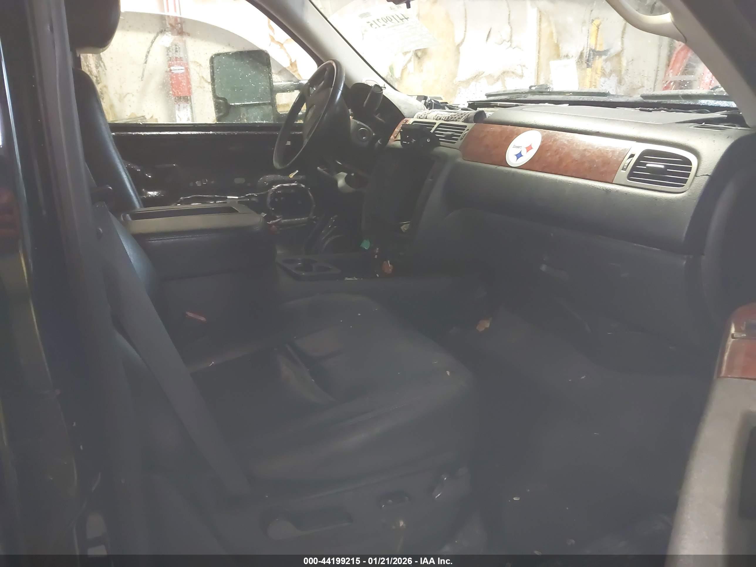 CHEVROLET TAHOE image 5