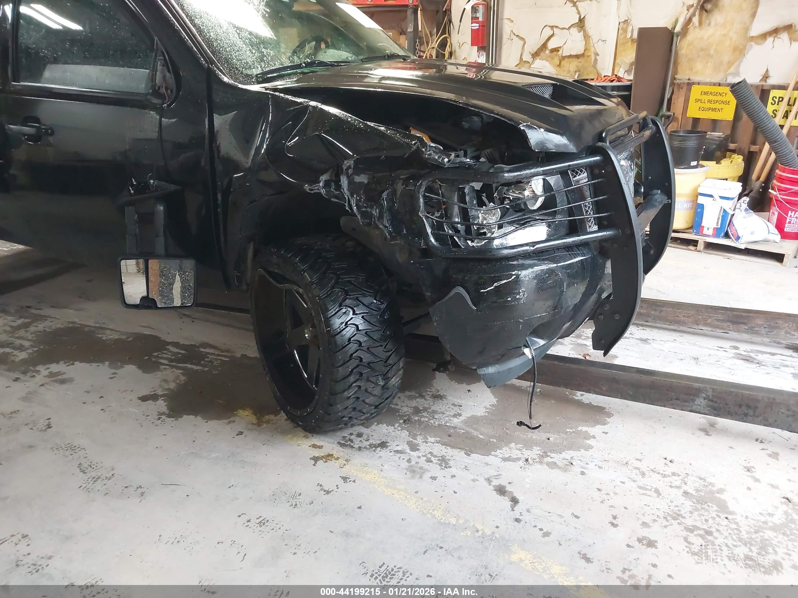 CHEVROLET TAHOE image 6