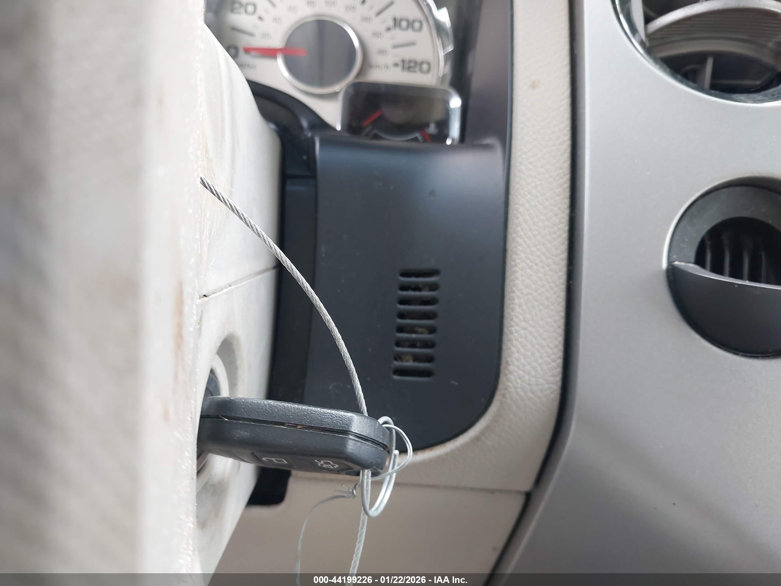 FORD EXPEDITION image 11