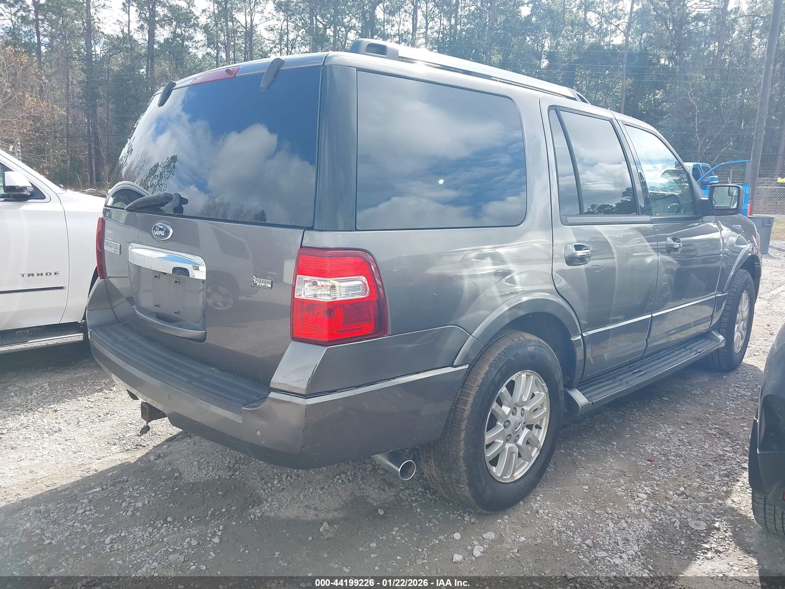FORD EXPEDITION image 4