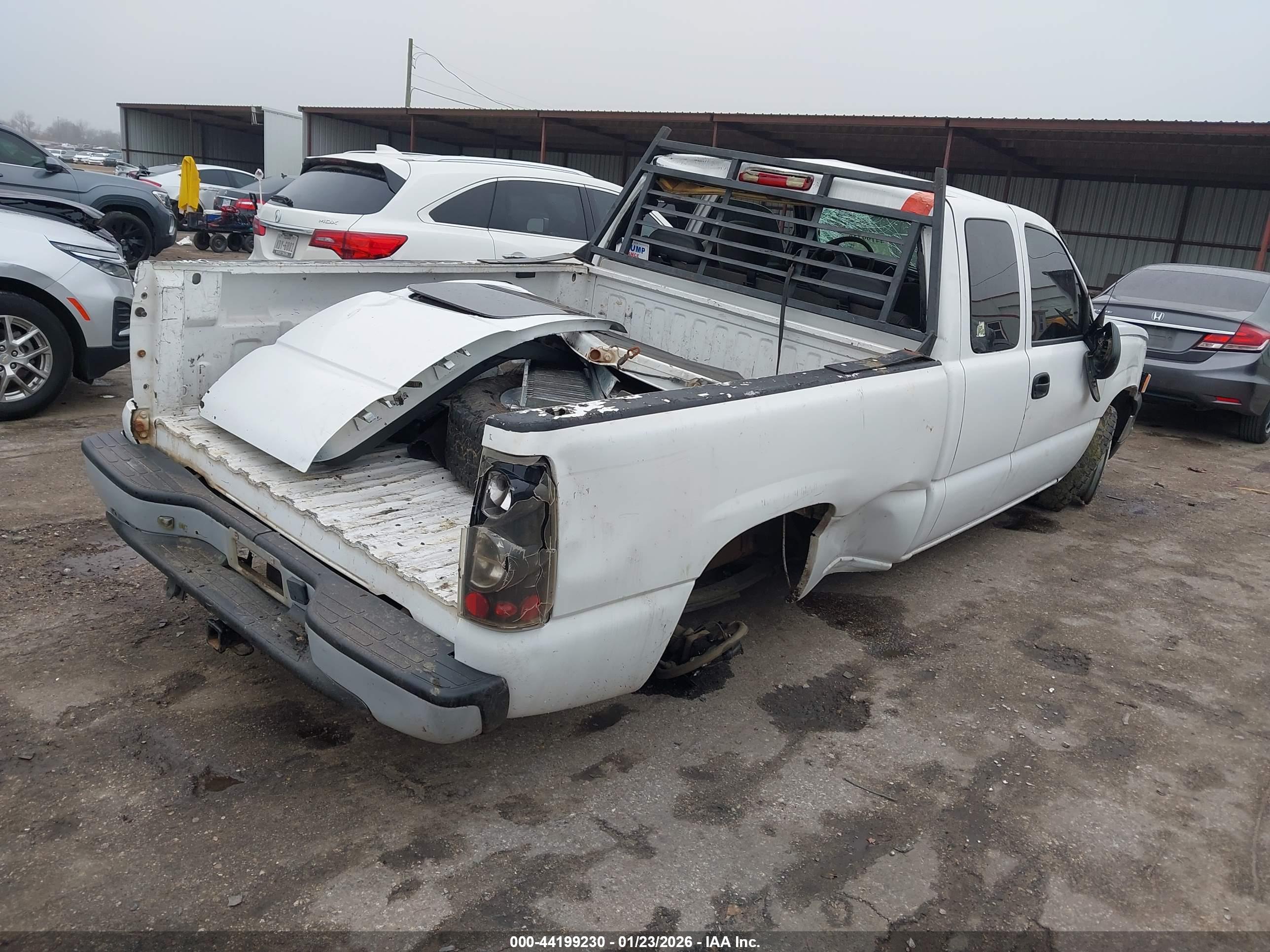 CHEVROLET SILVERADO image 4