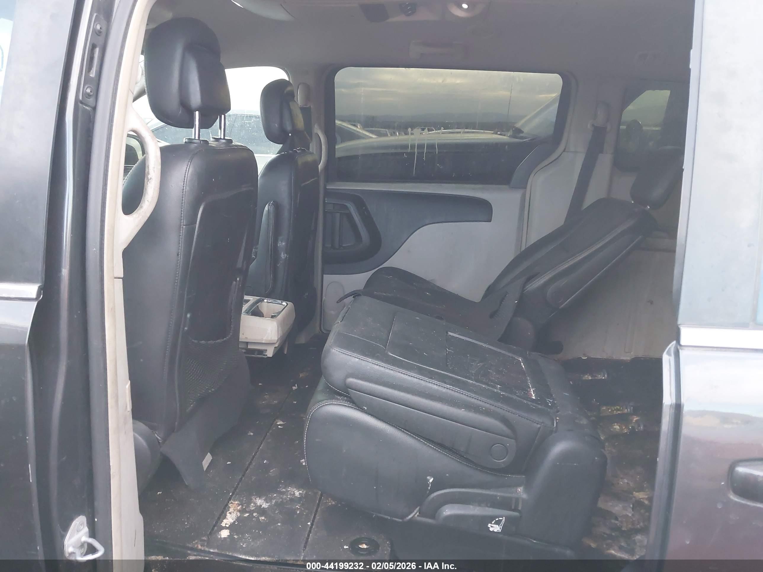 CHRYSLER TOWN image 8