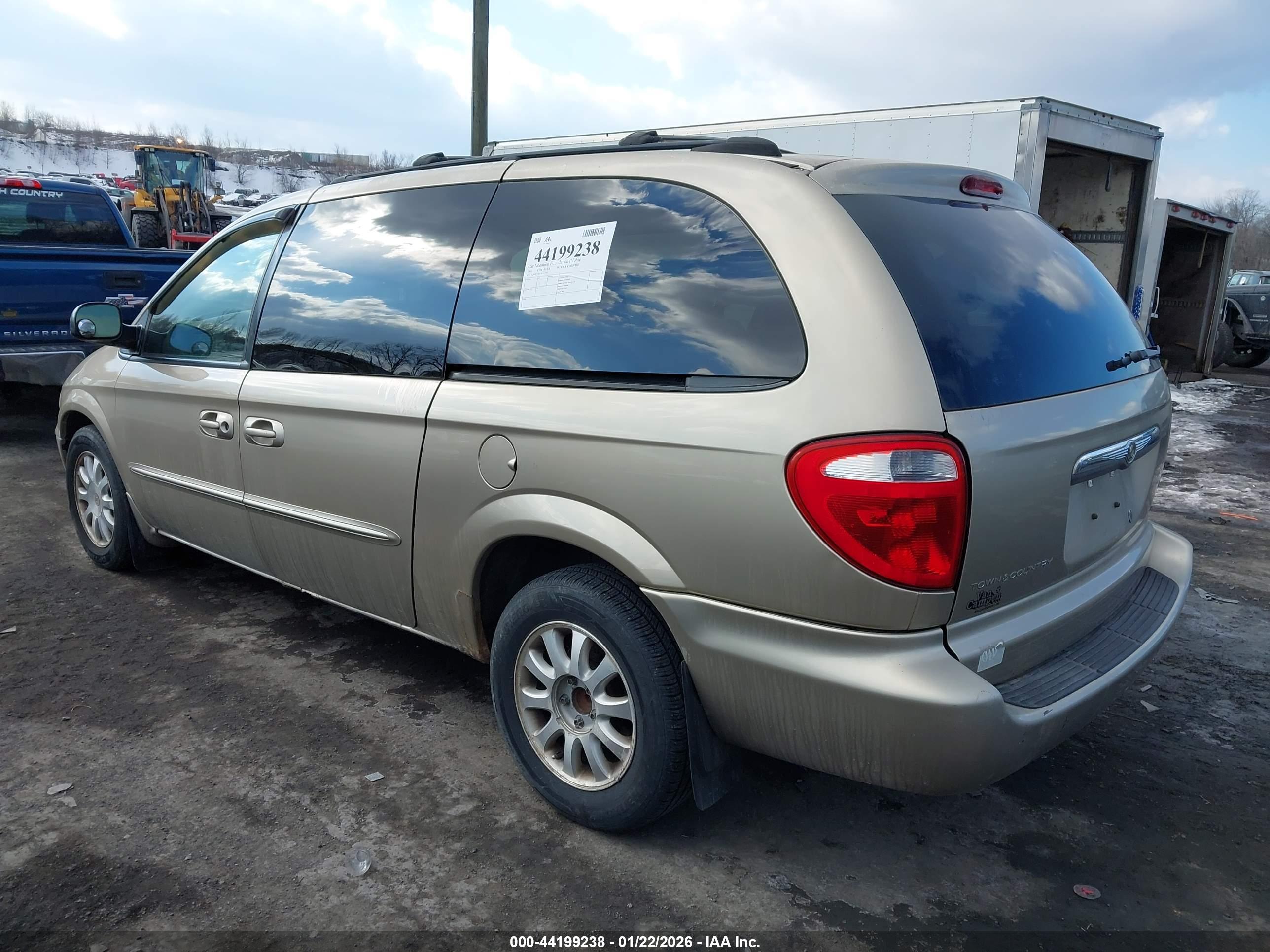 CHRYSLER TOWN image 3