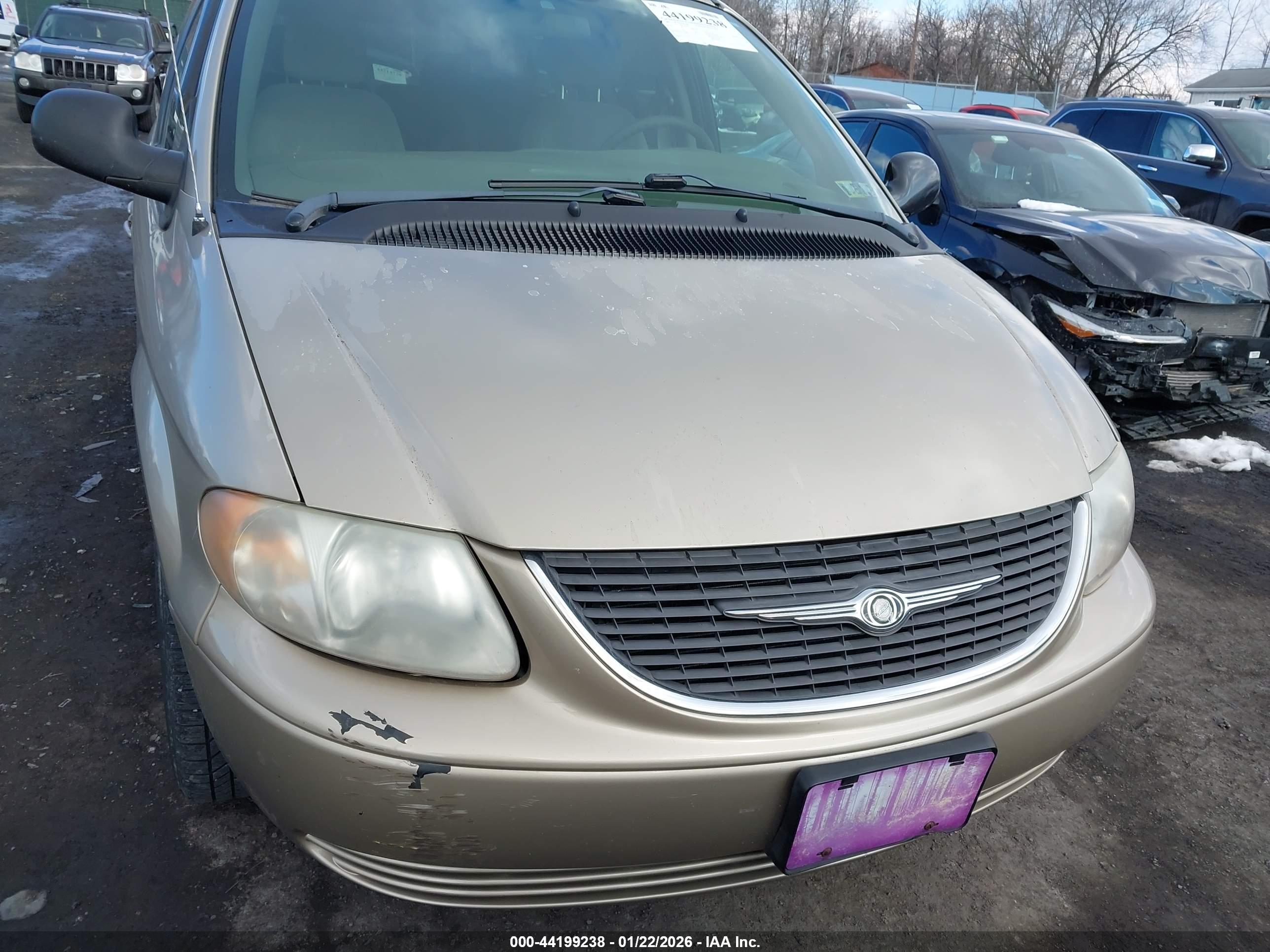 CHRYSLER TOWN image 6