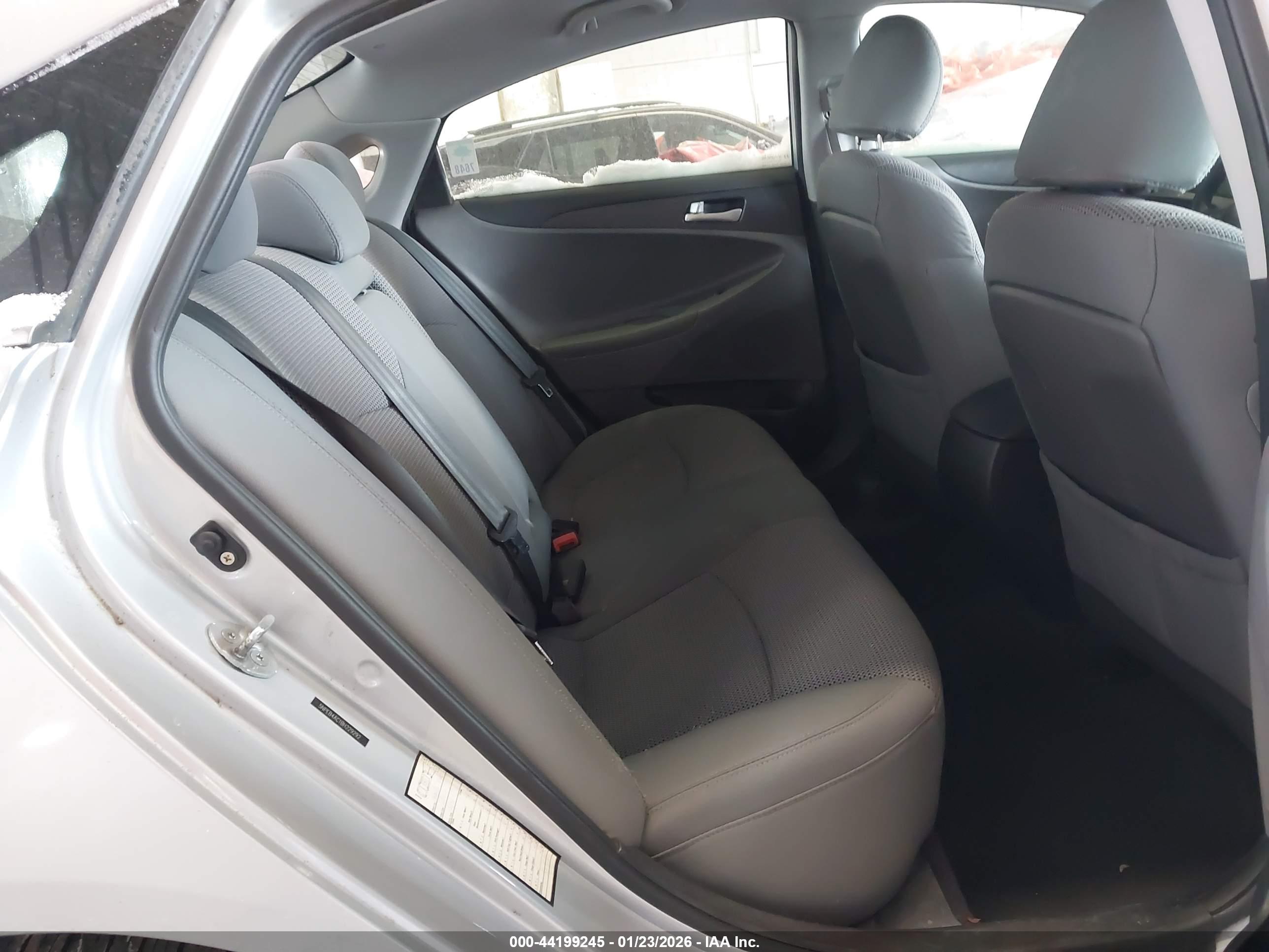HYUNDAI SONATA image 8