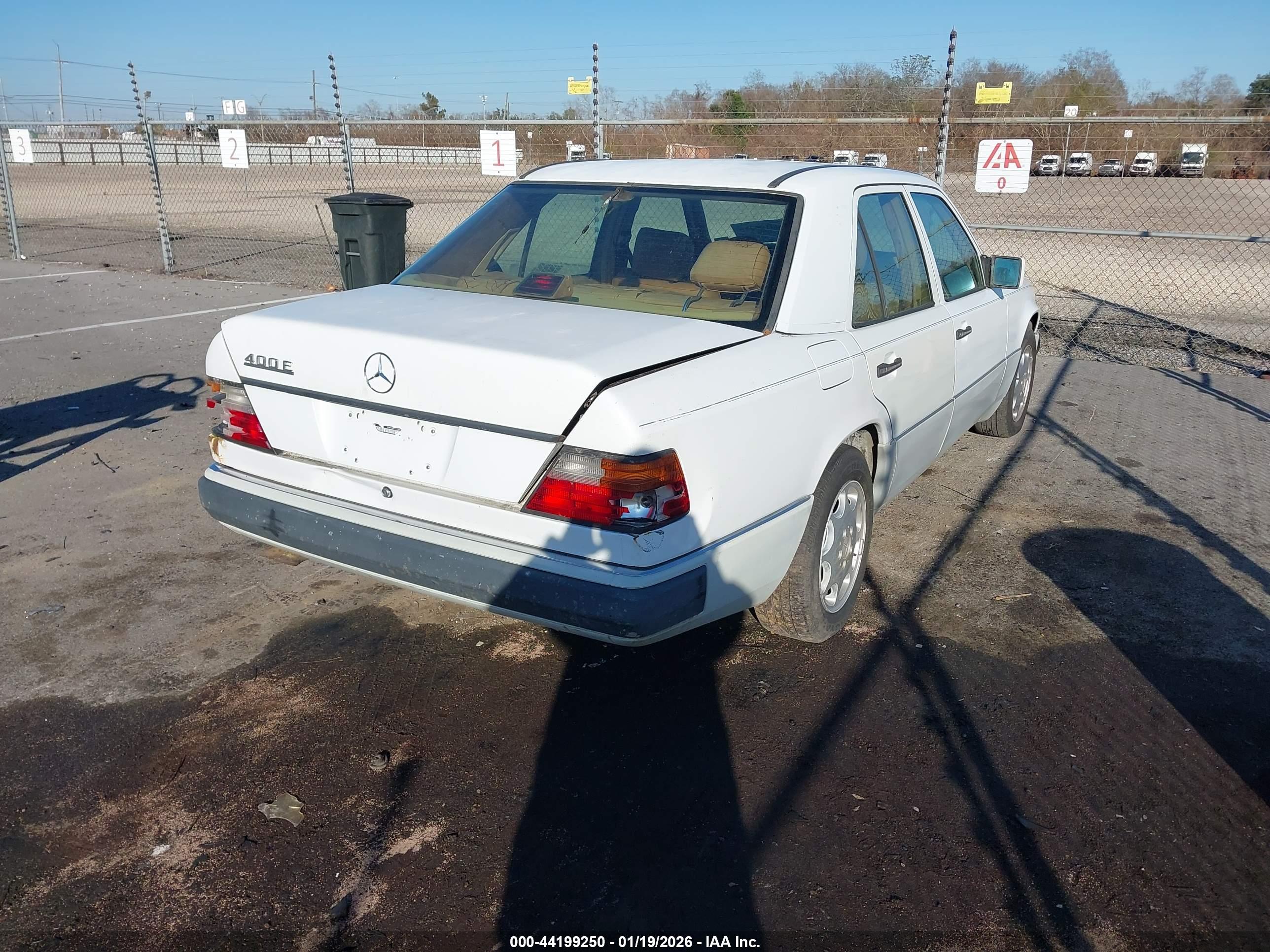 MERCEDES-BENZ 400 image 4