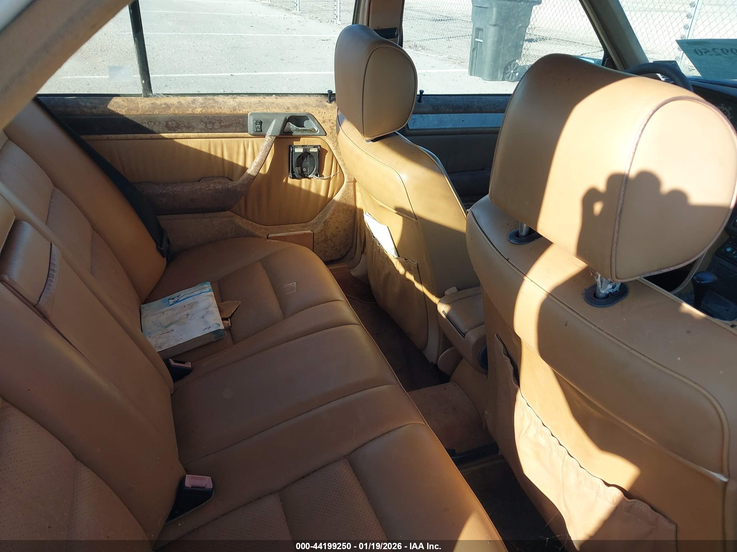 MERCEDES-BENZ 400 image 8