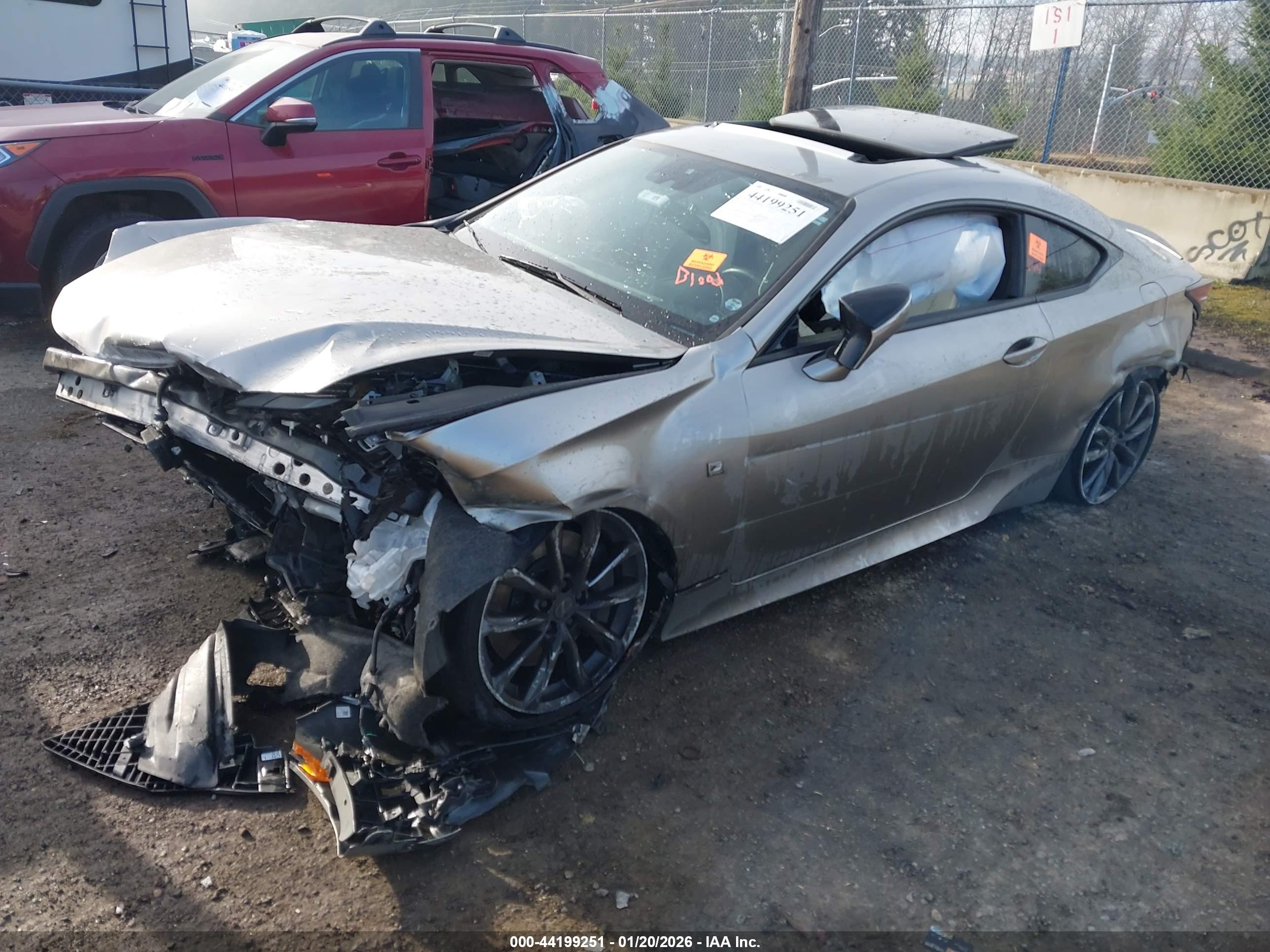 LEXUS RC image 2