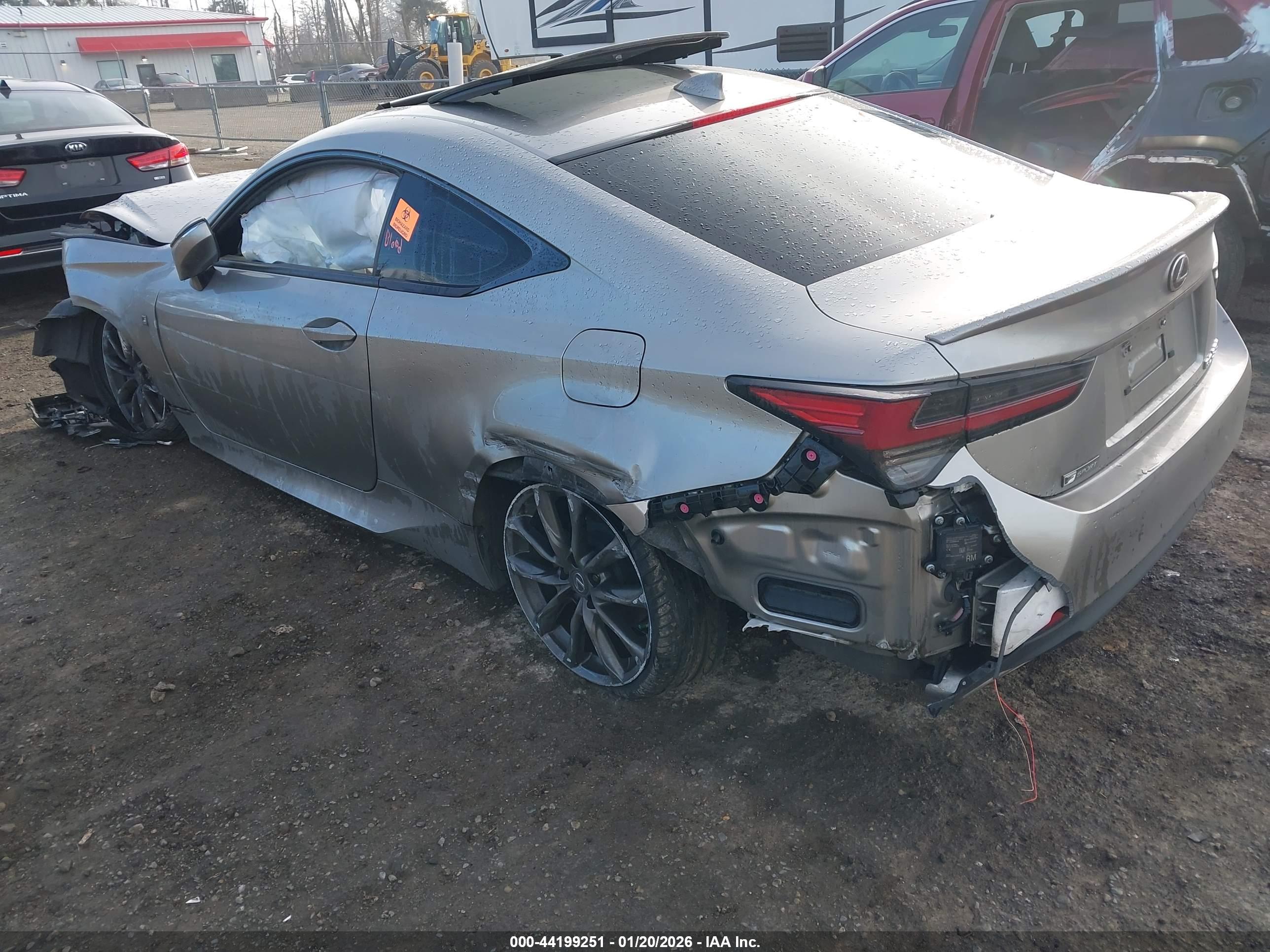LEXUS RC image 3