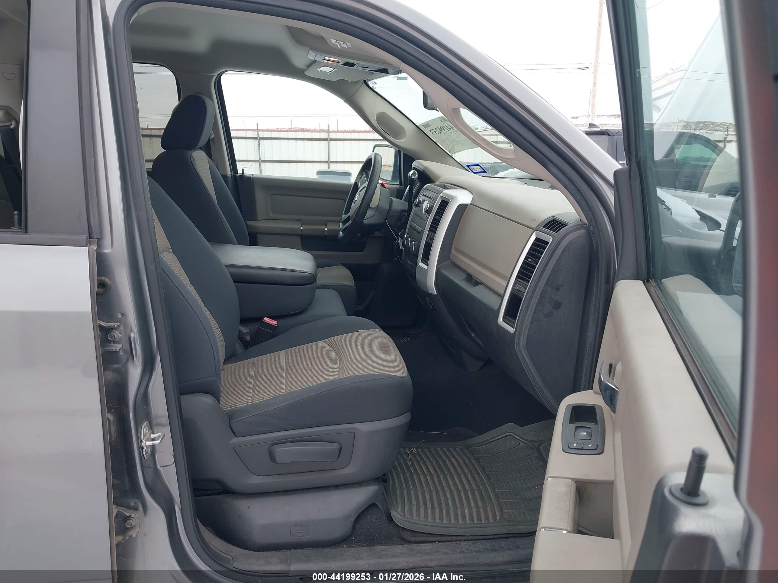 DODGE RAM image 5