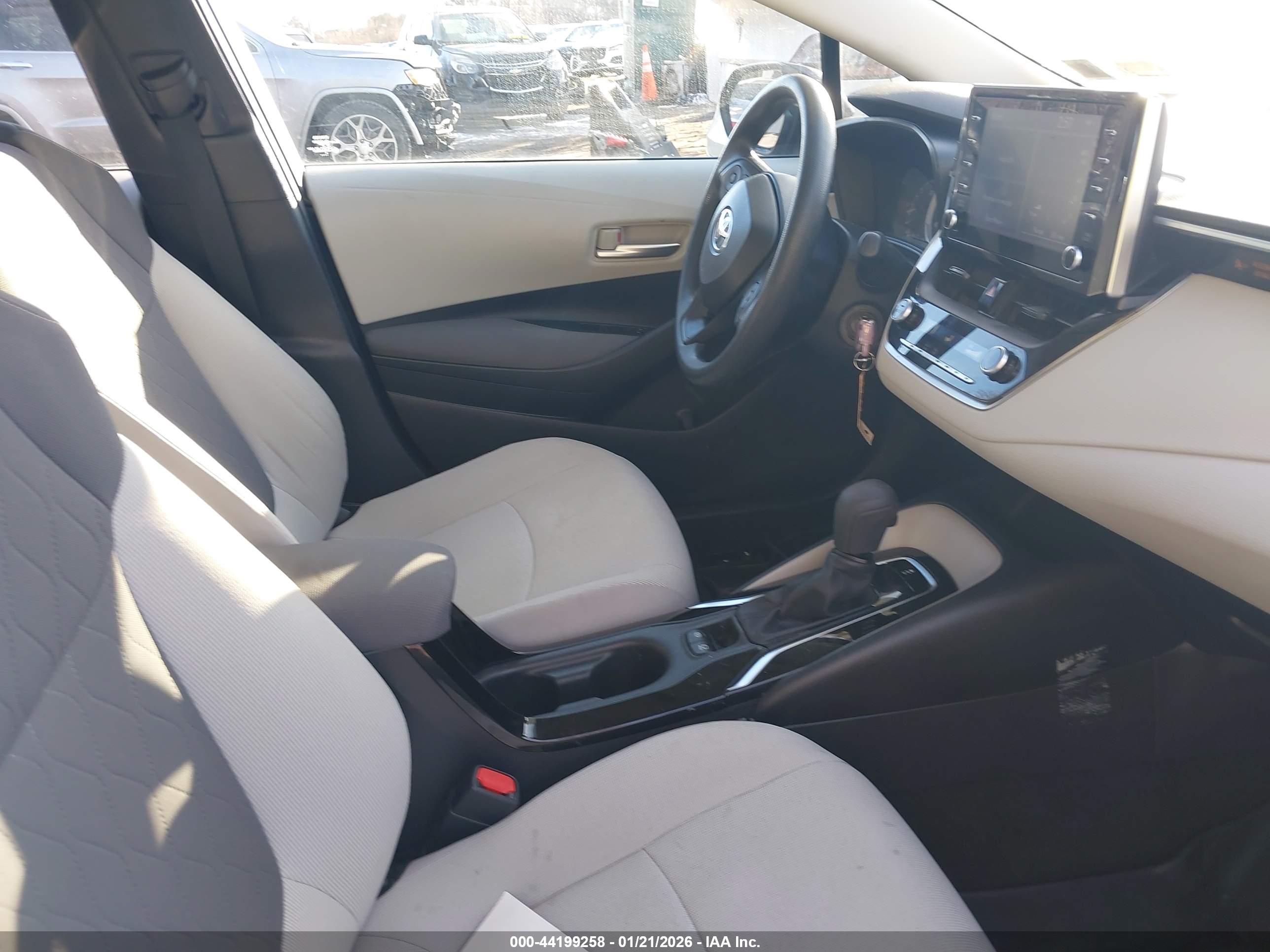 TOYOTA COROLLA image 5
