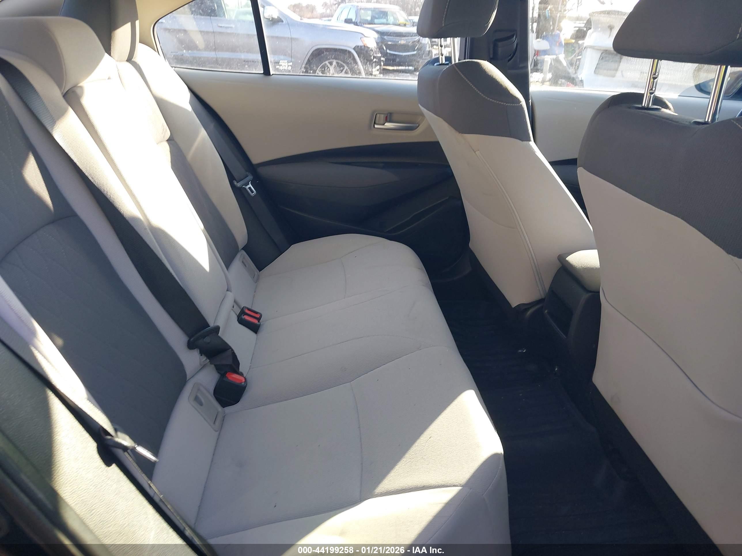 TOYOTA COROLLA image 8