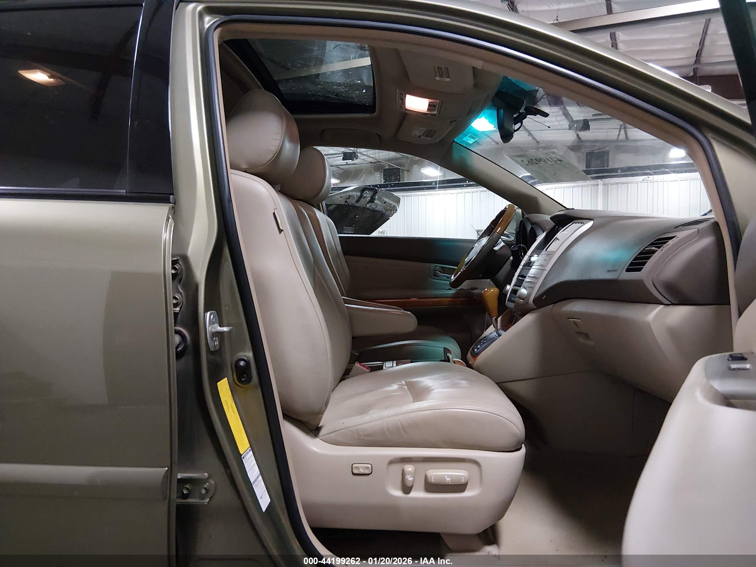 LEXUS RX image 5