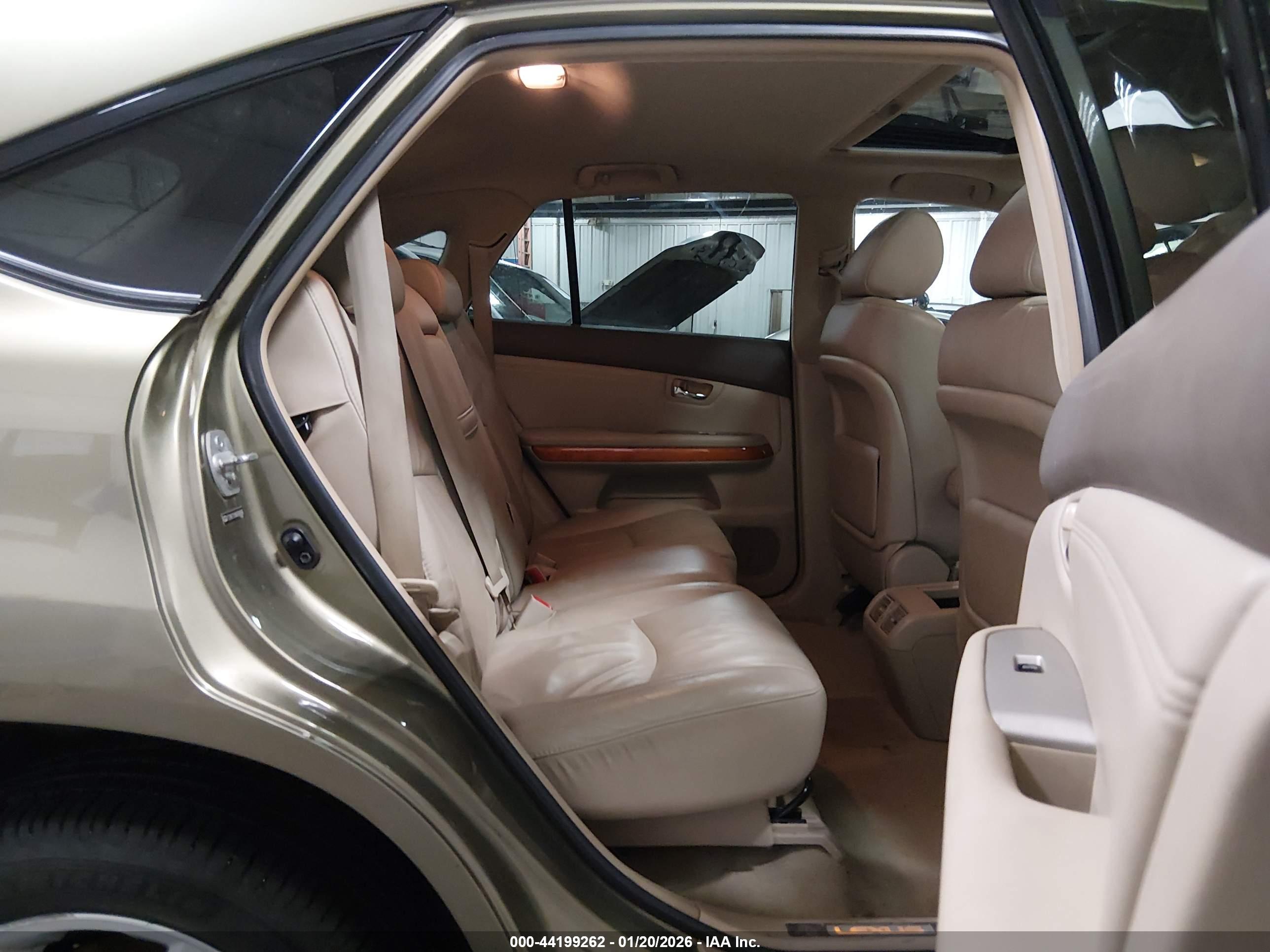 LEXUS RX image 8