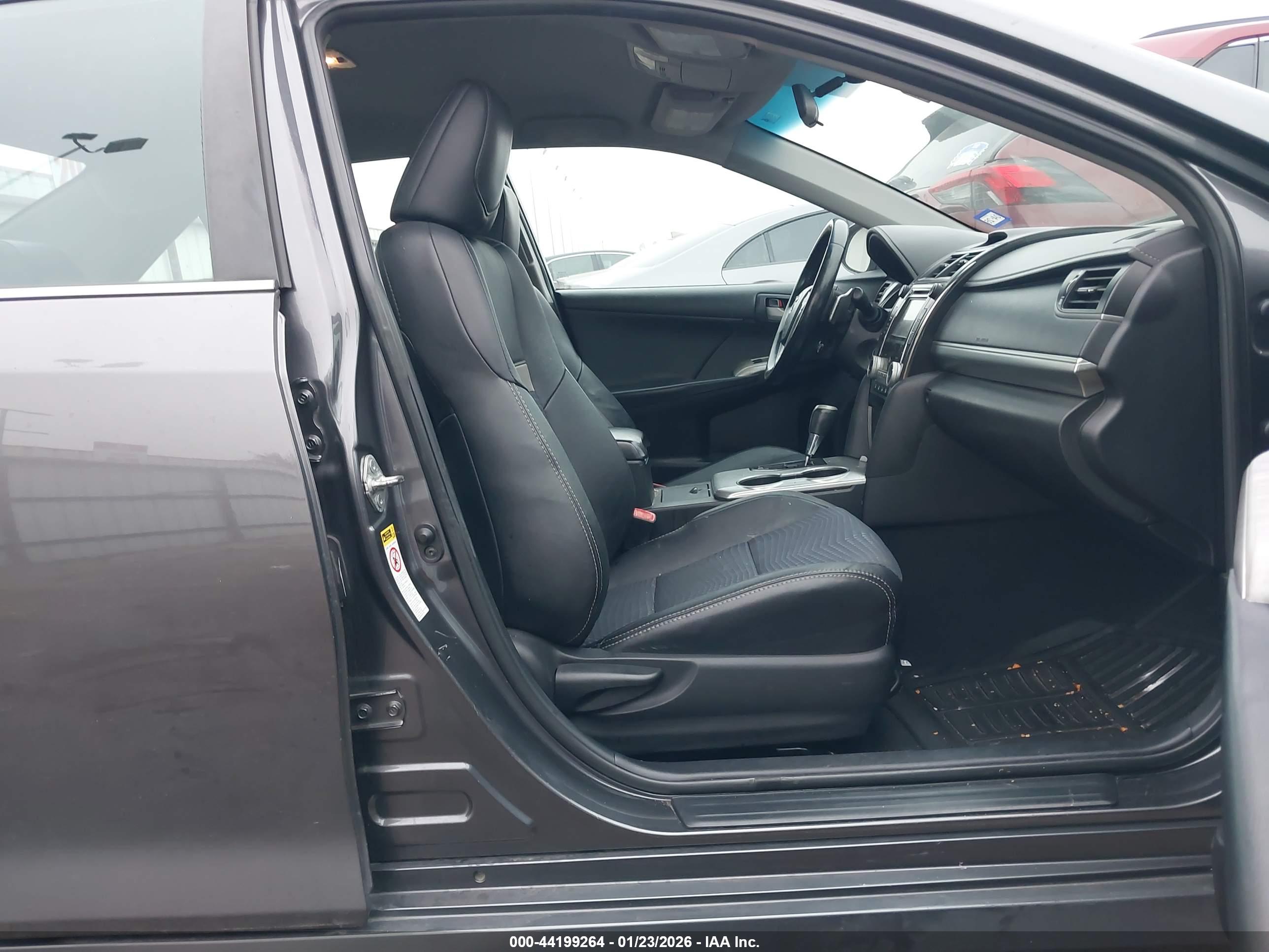 TOYOTA CAMRY image 5