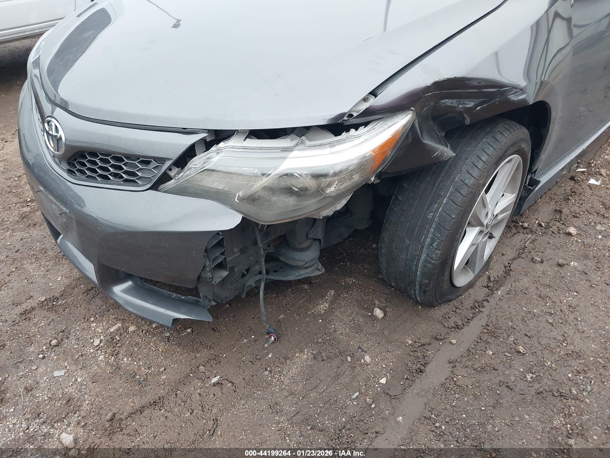 TOYOTA CAMRY image 6