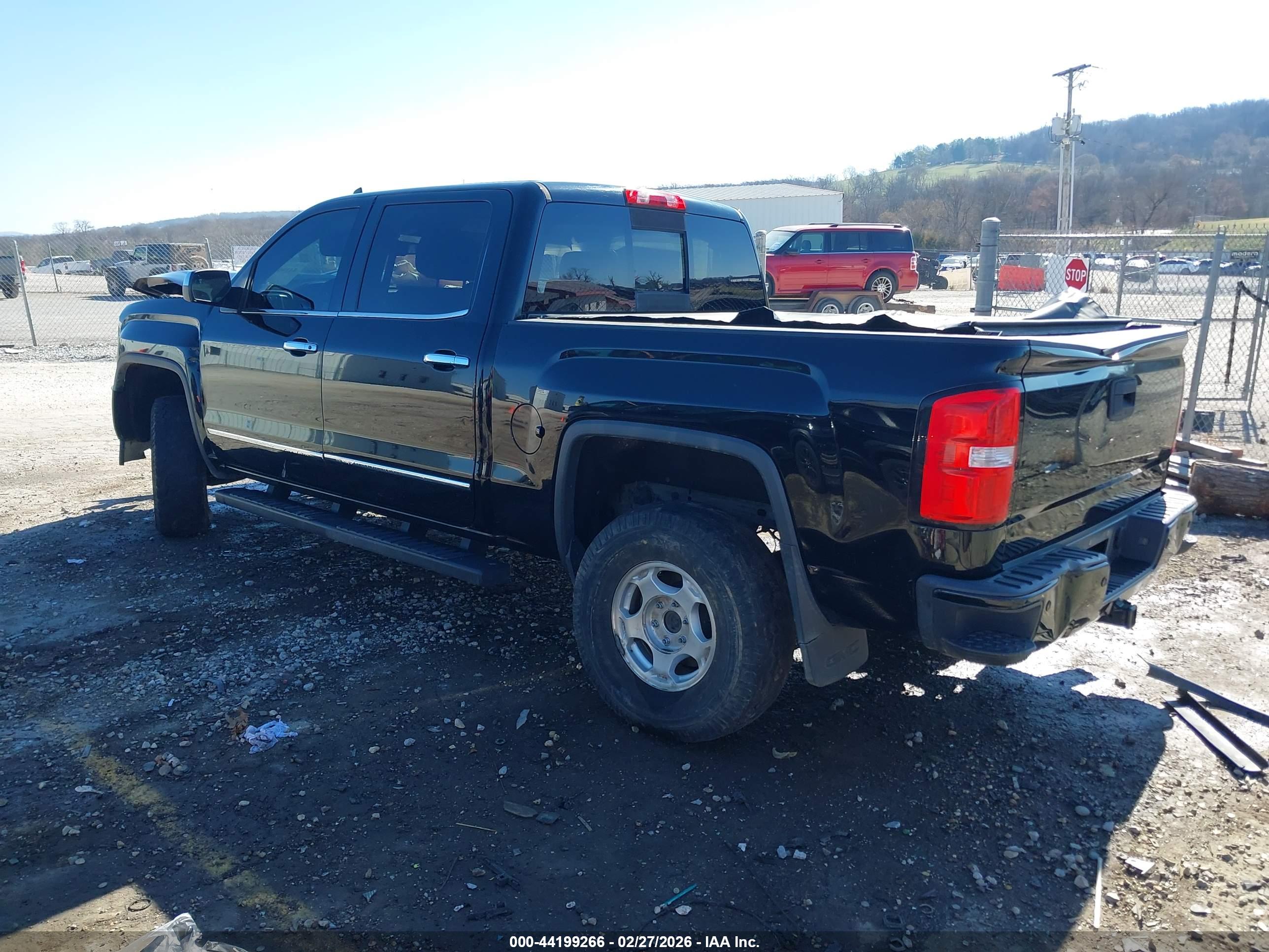 GMC SIERRA image 3