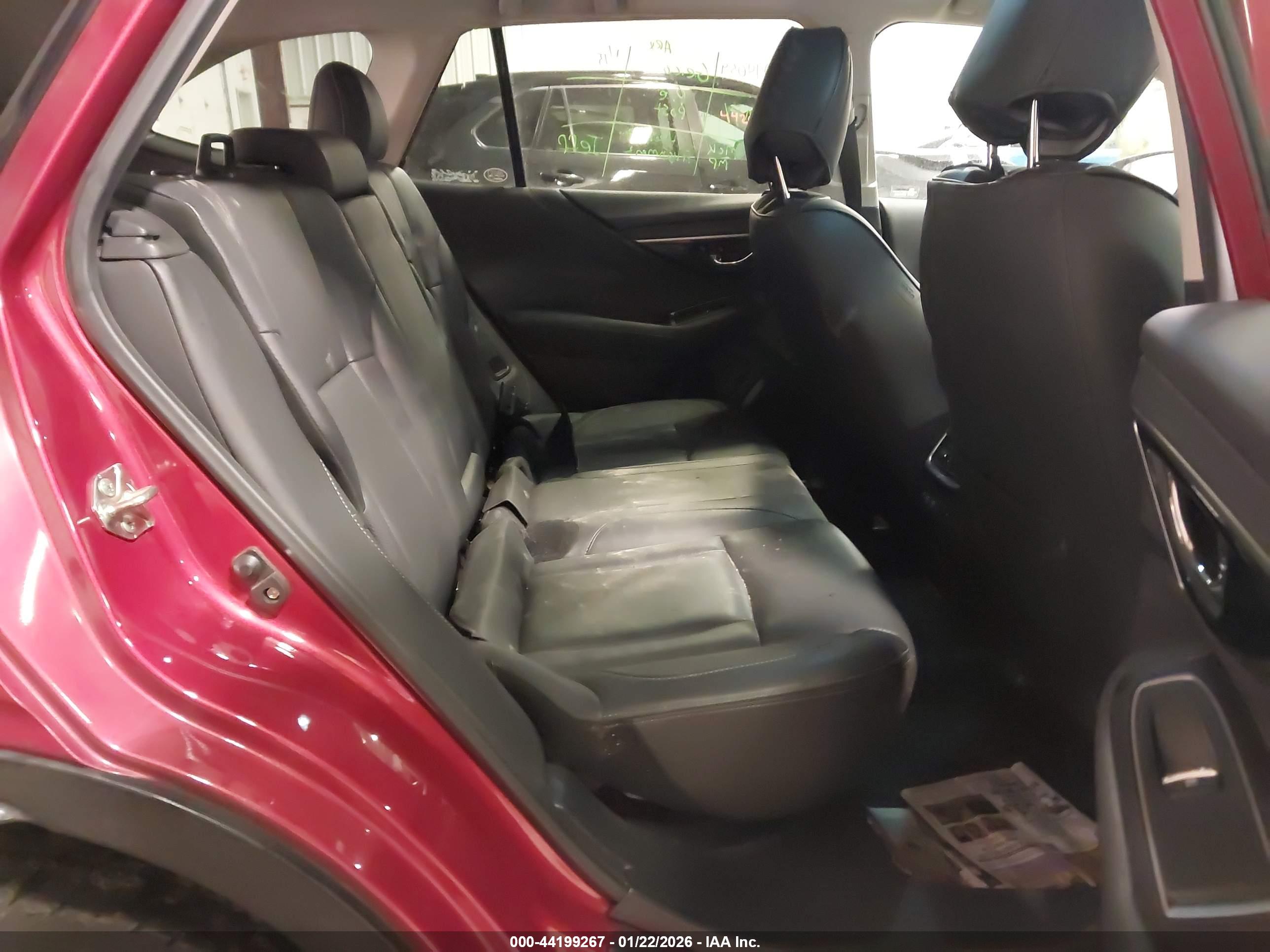 SUBARU OUTBACK image 8
