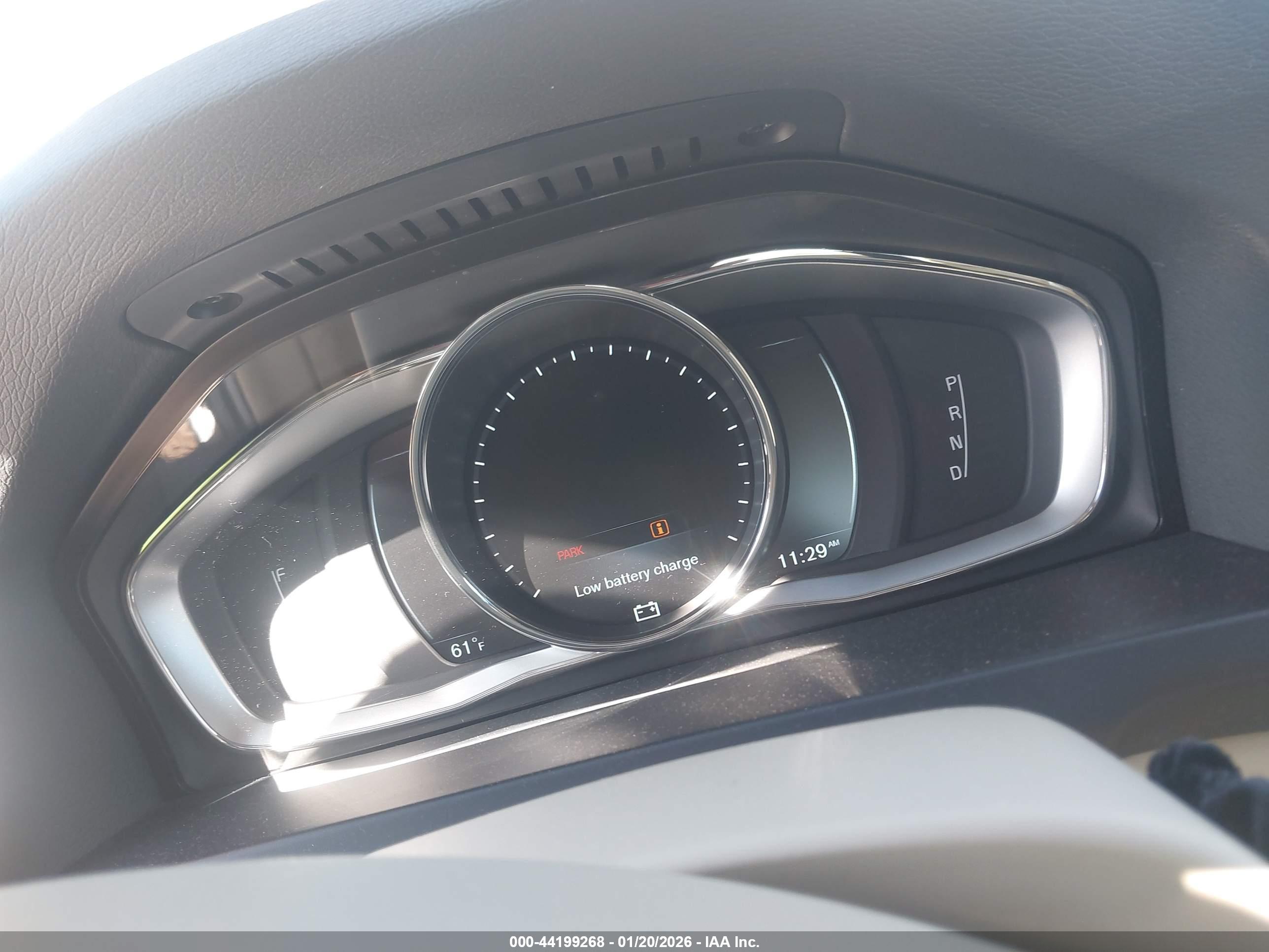 VOLVO S60 image 7